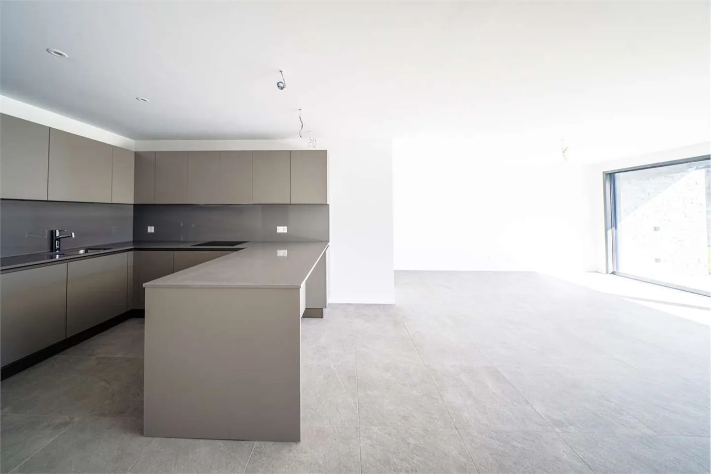 3.5 room apartment with garden NEW Minusio lake view on the ground floor - Photo 5 of 13