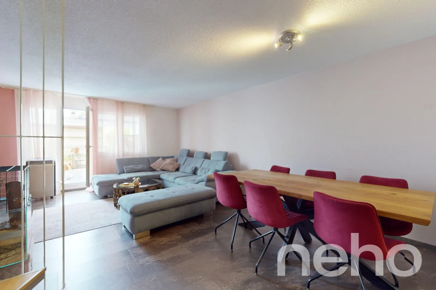 Moderno appartamento duplex con grande terrazza nel cuore di Zuchwil - Foto 2 di 13