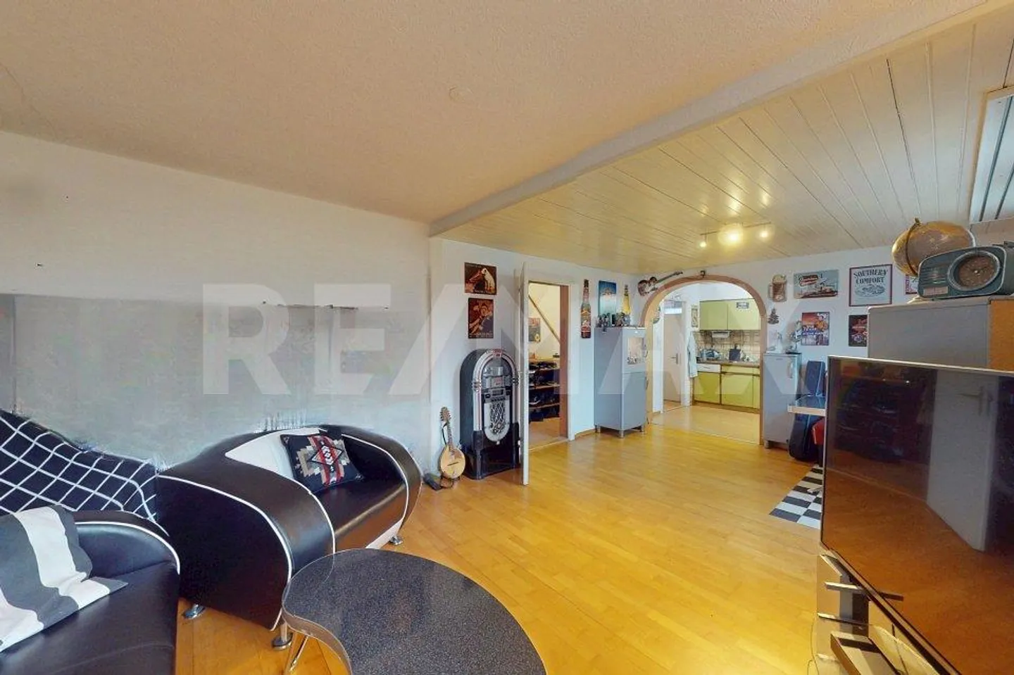 Rustikales Landhaus mit zwei Wohneinheiten und sonnigem Landanteil - Foto 2 von 13