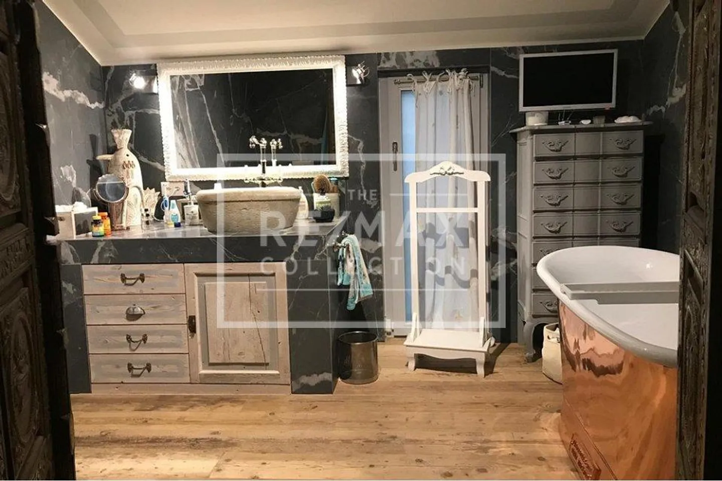 Exclusive Prestige Property in the Heart of Curio, Malcantone - Photo 11 of 13