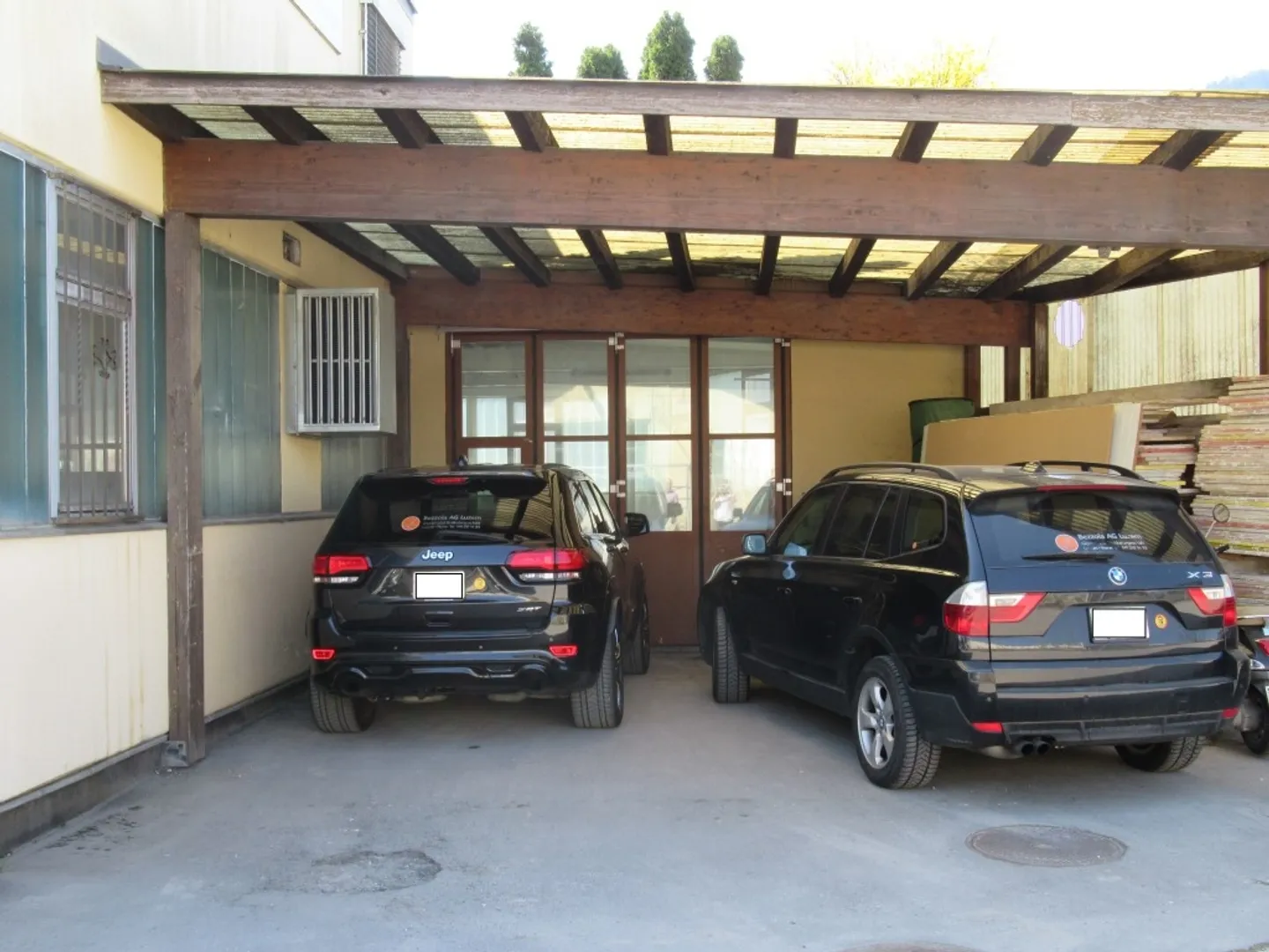 Atelier / stockage / magazine inondé de lumière à Horw - Photo 6 sur 6