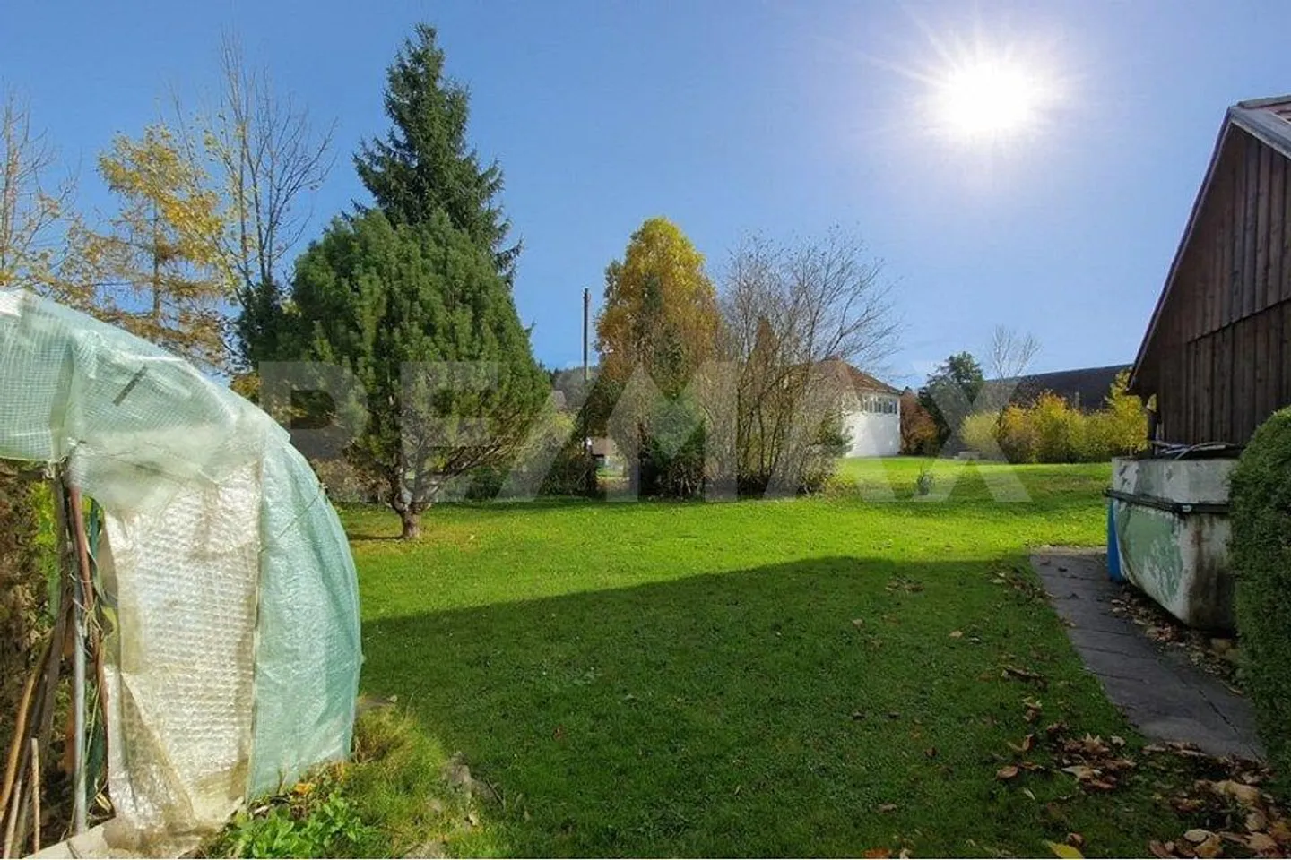 Rustikales Landhaus mit zwei Wohneinheiten und sonnigem Landanteil - Foto 10 von 13