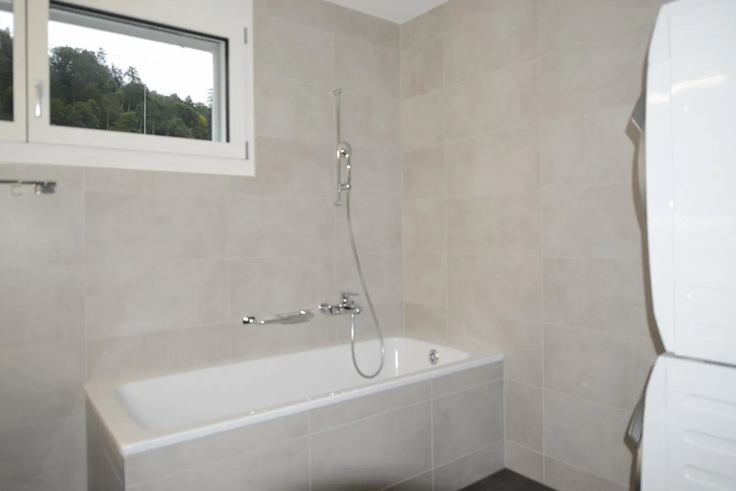 Vivere moderno con vista Stockhorn – Appartamento centrale di 4,5 stanze - Foto 15 di 18