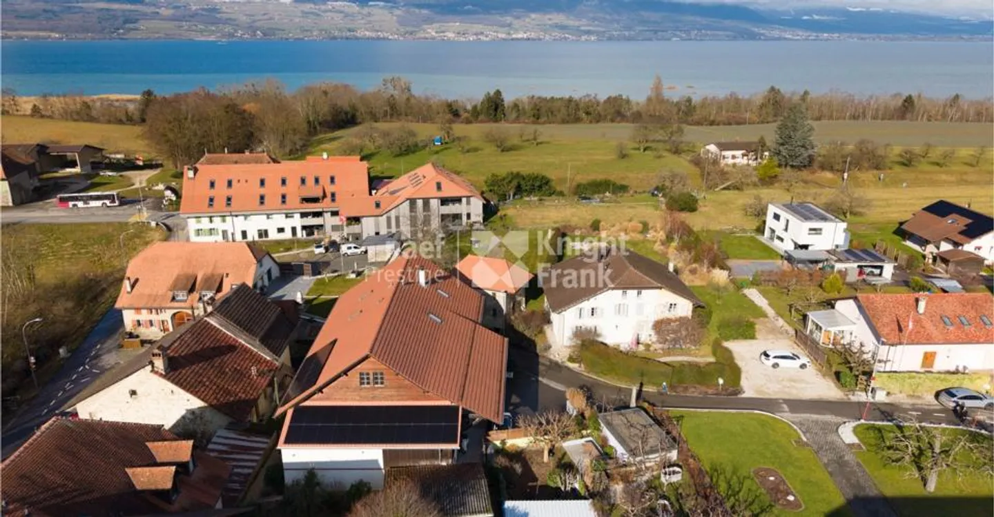 Ferme rénovée avec appartements - Photo 1 sur 10