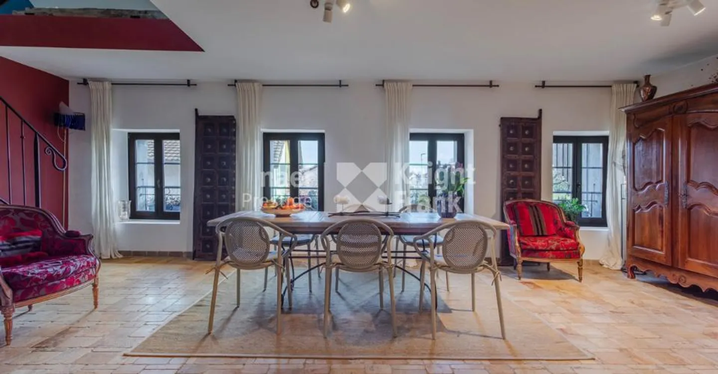 Ferme rénovée avec appartements - Photo 2 sur 10