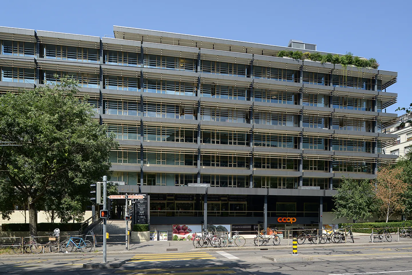 Place de Parking Intérieure à Champel - Photo 2 sur 3