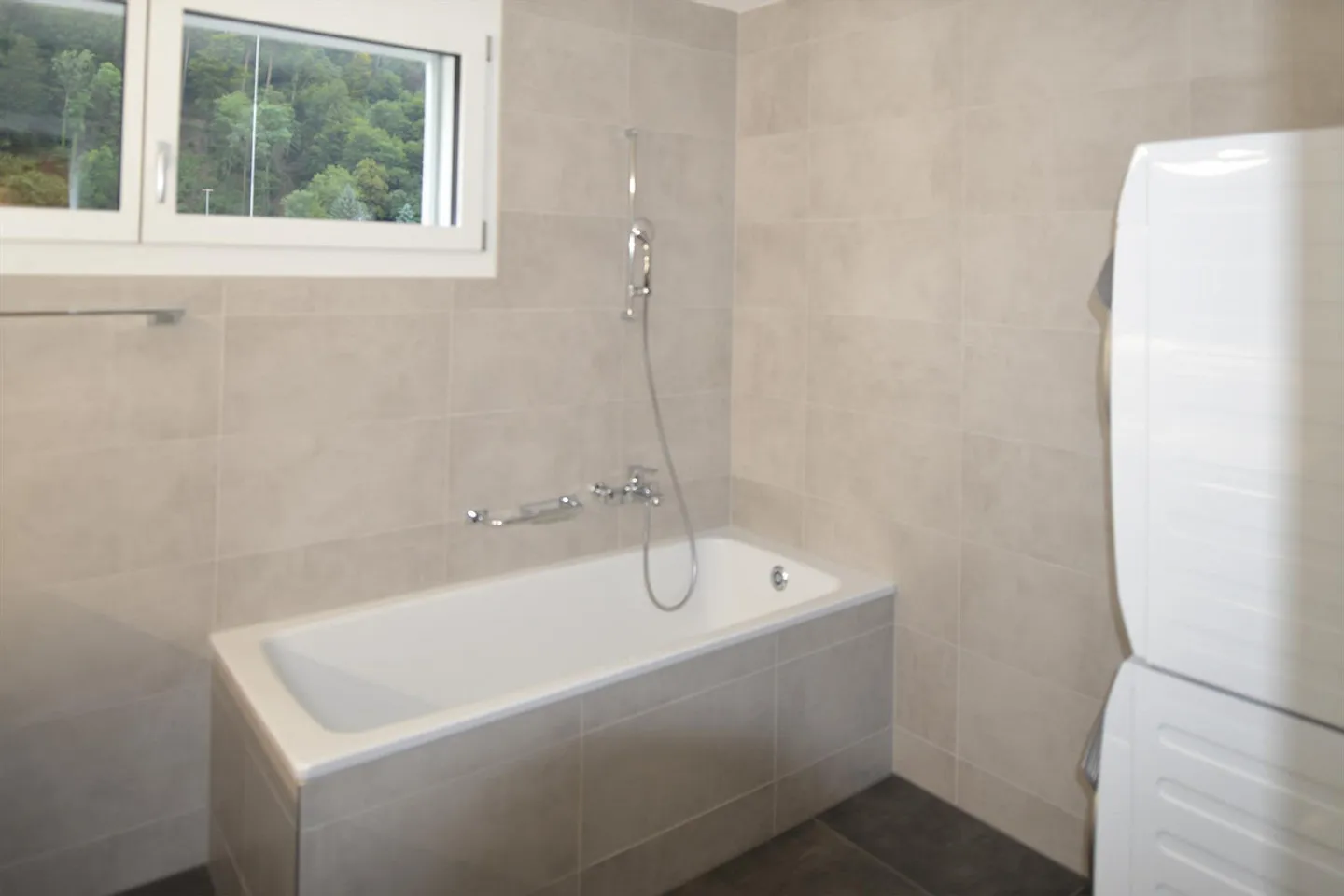 Vivere moderno con vista Stockhorn – Appartamento centrale di 4,5 stanze - Foto 18 di 18