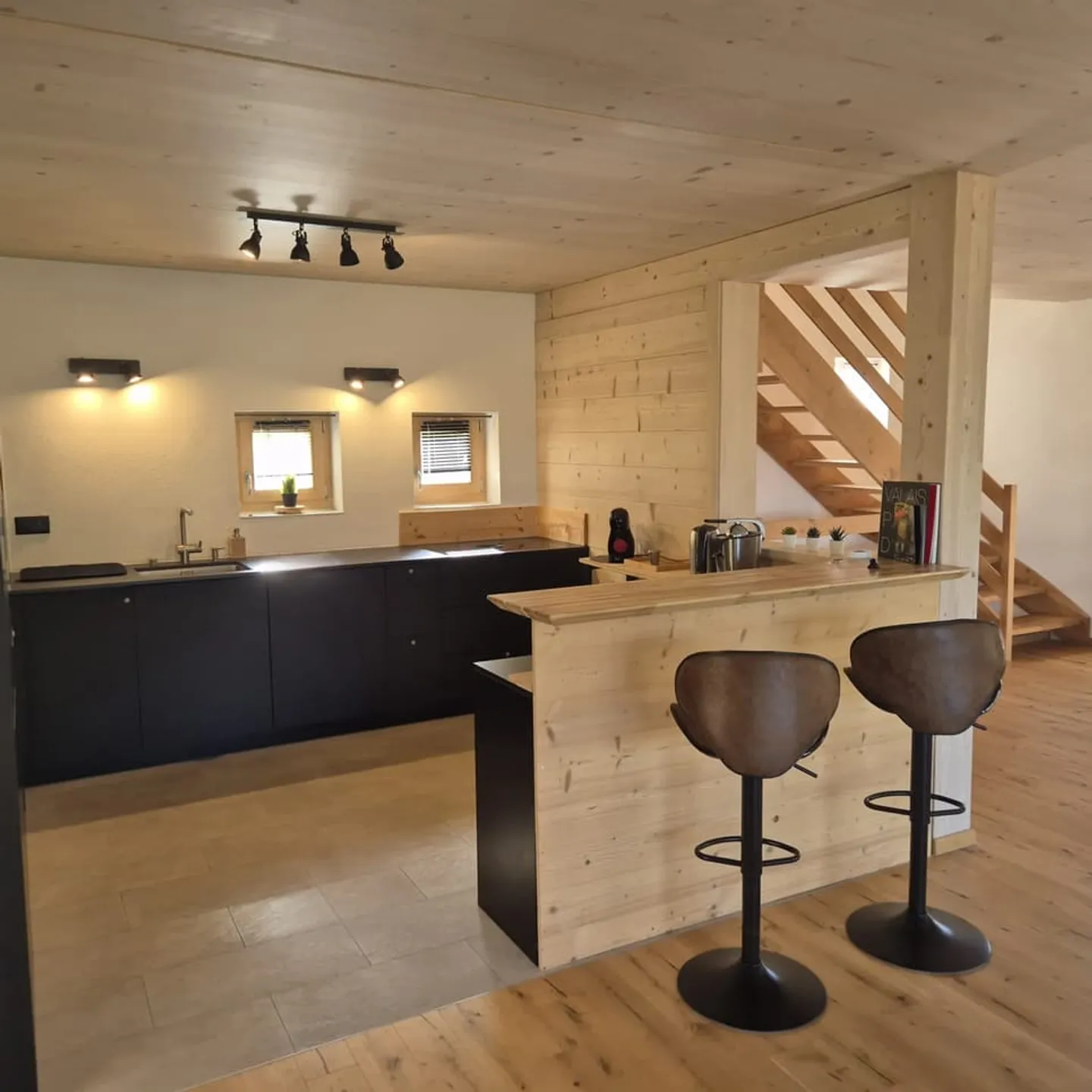 Chalet moderne avec vue panoramique - Photo 5 sur 13