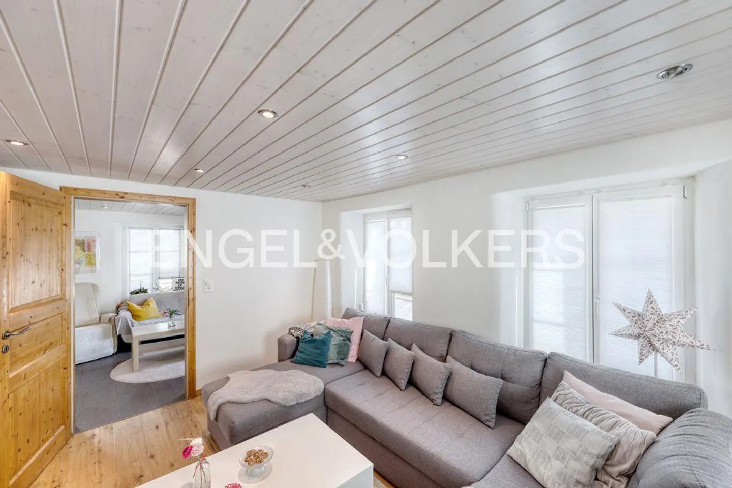 Construction en bois au caractère unique avec deux unités résidentielles interprétées de manière moderne ! - Photo 4 sur 14