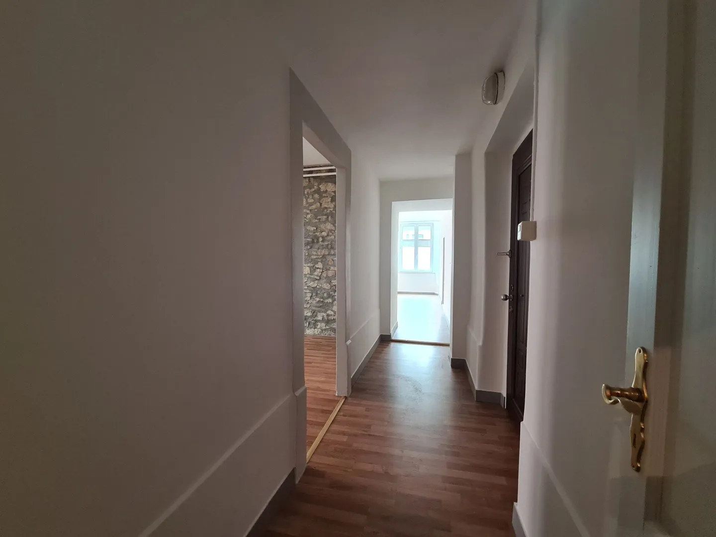 2.5-room apartment on the ground floor - Photo 3 of 6