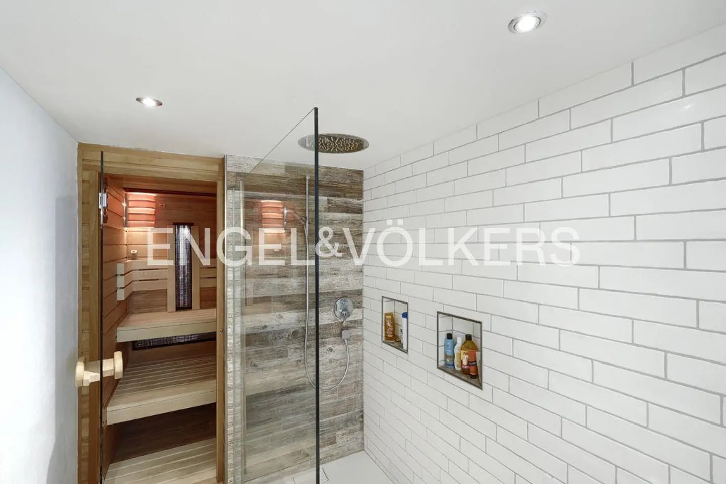 Construction en bois au caractère unique avec deux unités résidentielles interprétées de manière moderne ! - Photo 8 sur 14