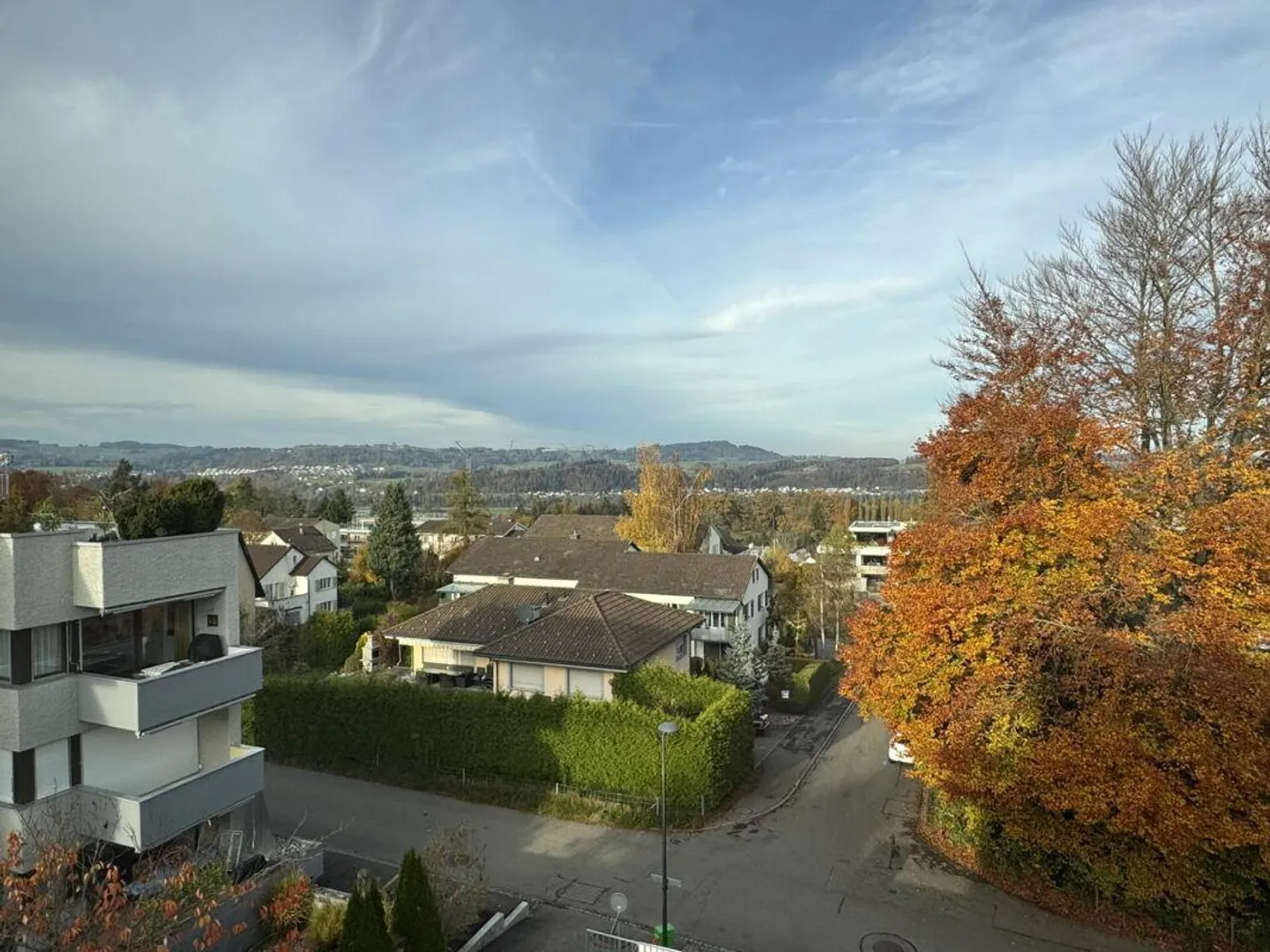 Luminoso e moderno appartamento di 4.5 locali - Foto 6 di 8