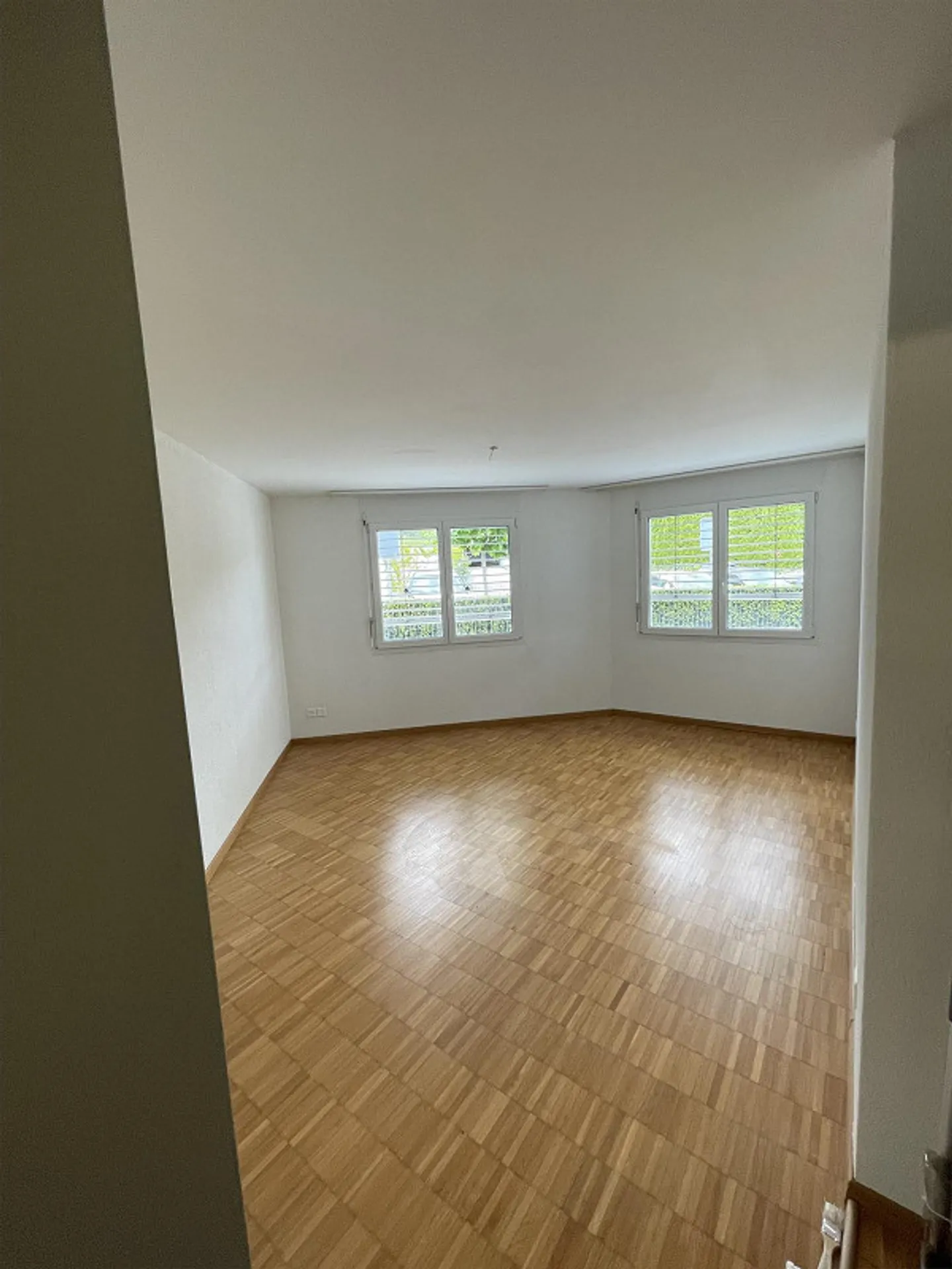 Luminoso appartamento di 4,5 stanze con balcone e bella vista a Wil SG - Foto 8 di 16