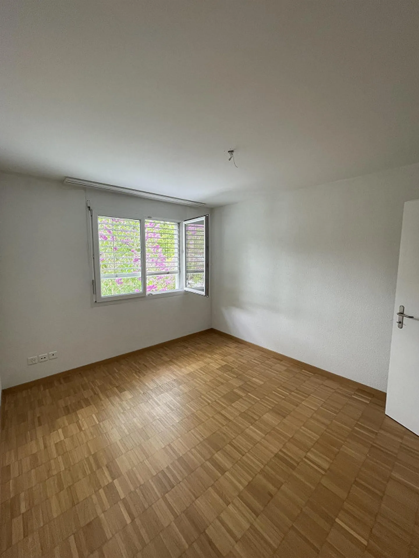 Luminoso appartamento di 4,5 stanze con balcone e bella vista a Wil SG - Foto 11 di 16