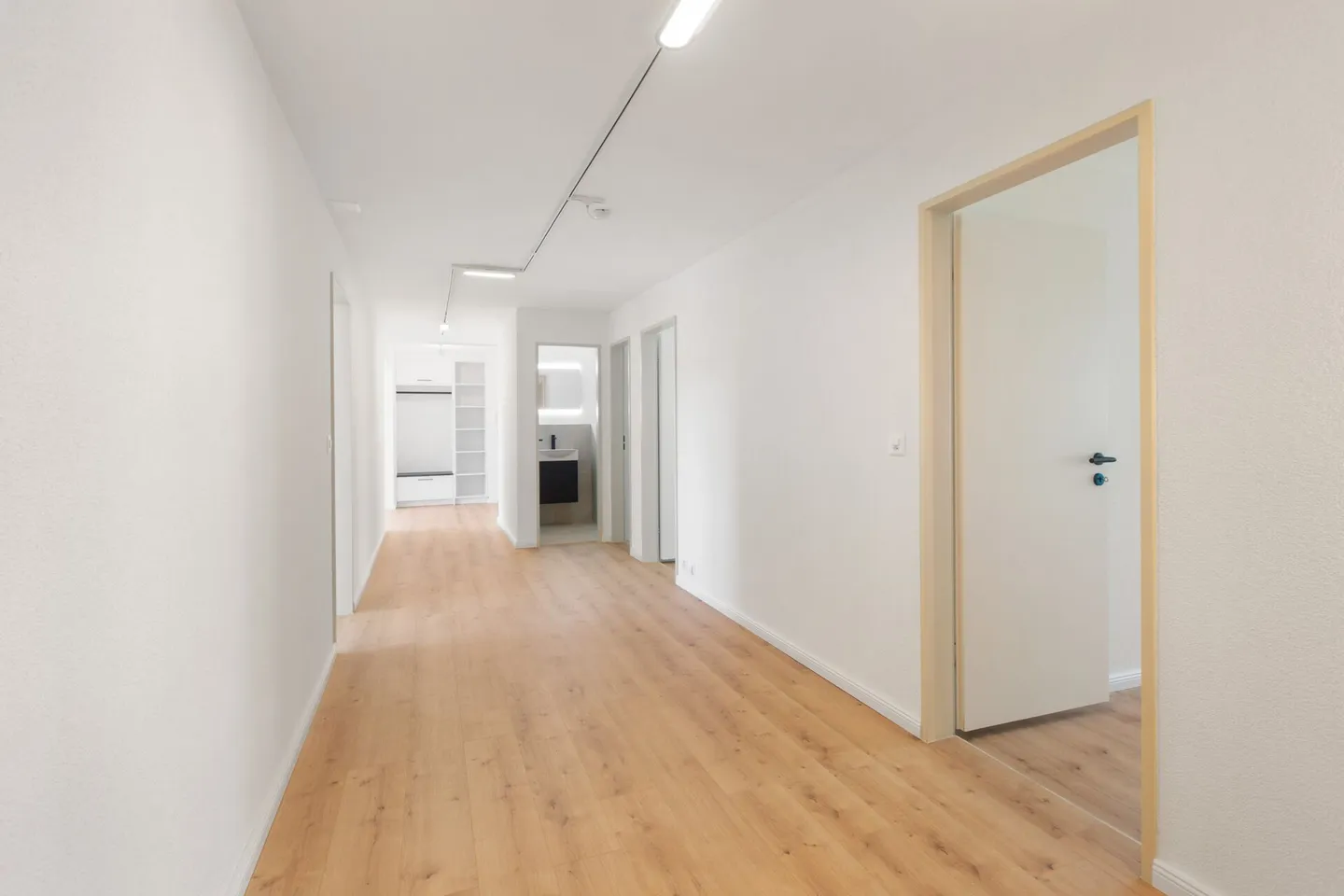 Appartamento 4½ locali completamente ristrutturato con grande balcone - Foto 7 di 21