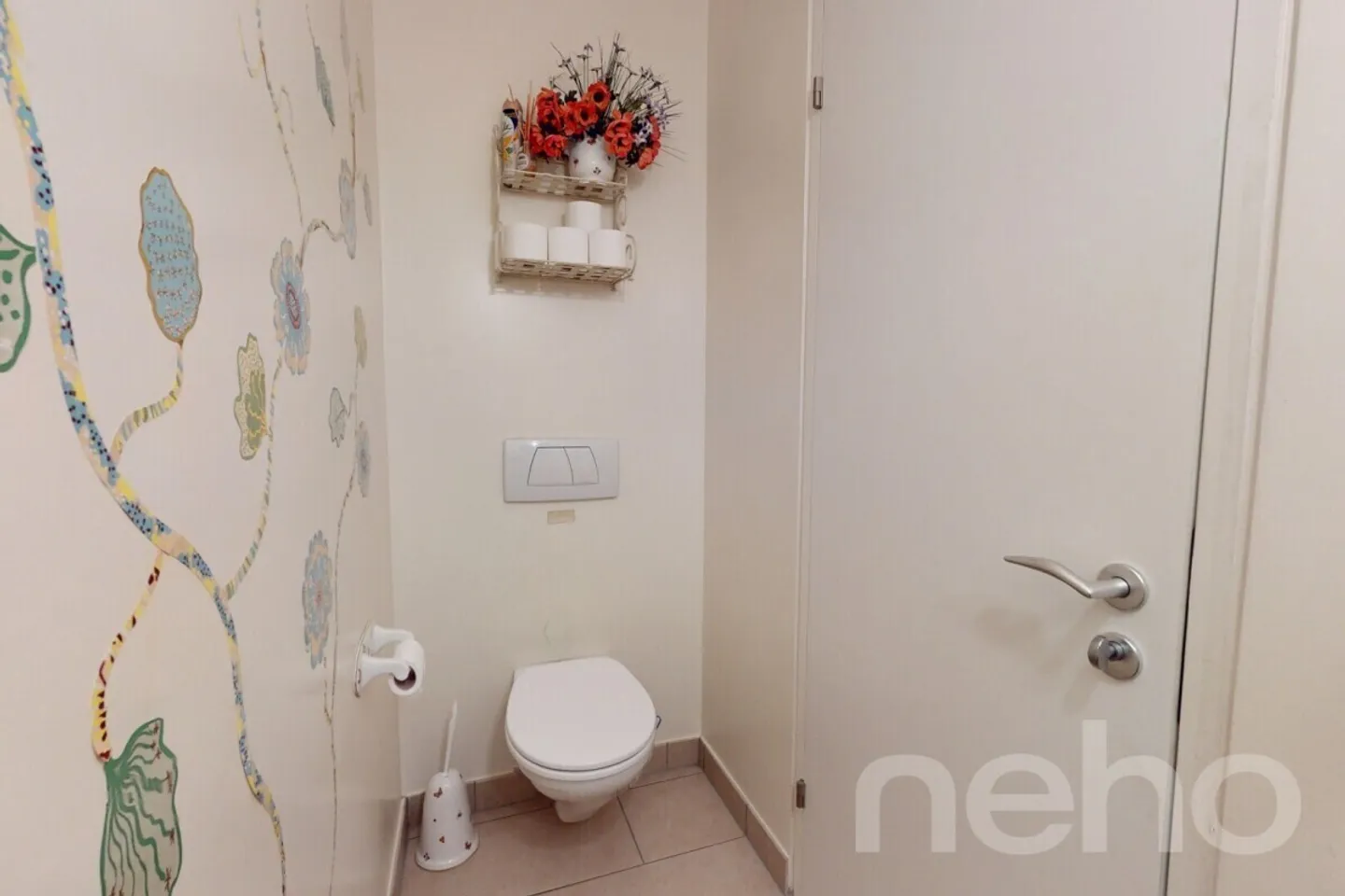 Charming House with Pool in the Heart of Yverdon - Photo 12 of 13