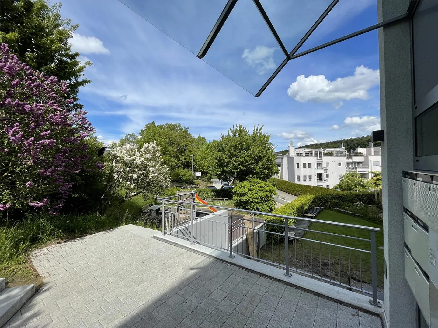 Luminoso appartamento di 4,5 stanze con balcone e bella vista a Wil SG - Foto 15 di 16