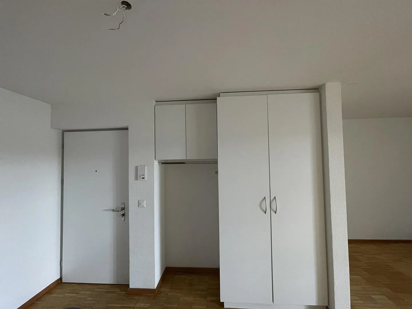 Luminoso appartamento di 4,5 stanze con balcone e bella vista a Wil SG - Foto 6 di 16