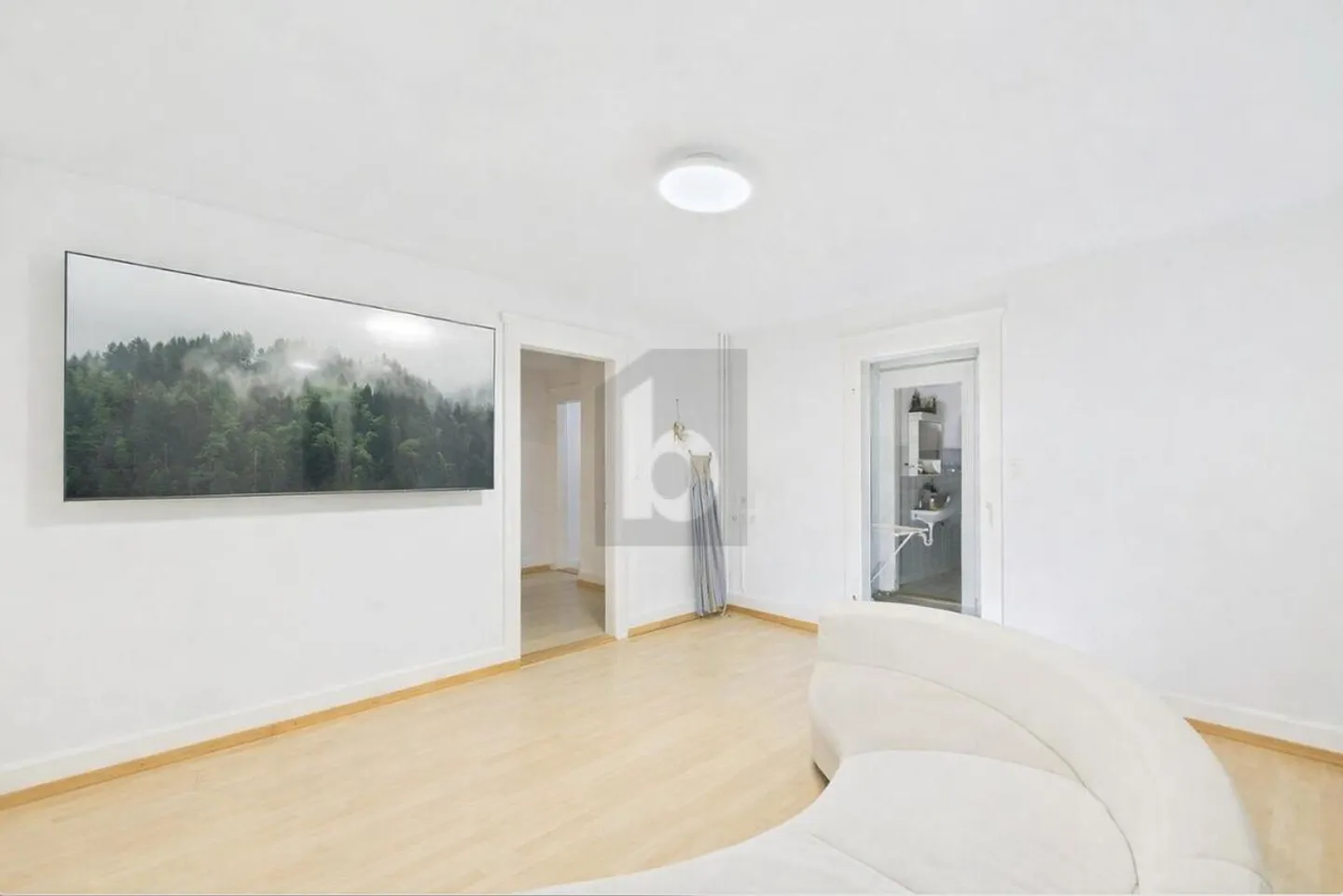 FAMILY FRIENDLY - SUNNY GARDEN AND LOTS OF SPACE - Photo 2 of 6