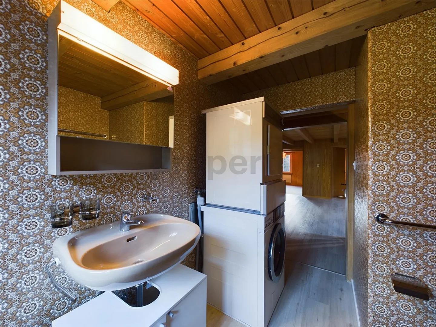 Charming 4.5-room apartment with ideal location in the center in Steg - Photo 11 of 14