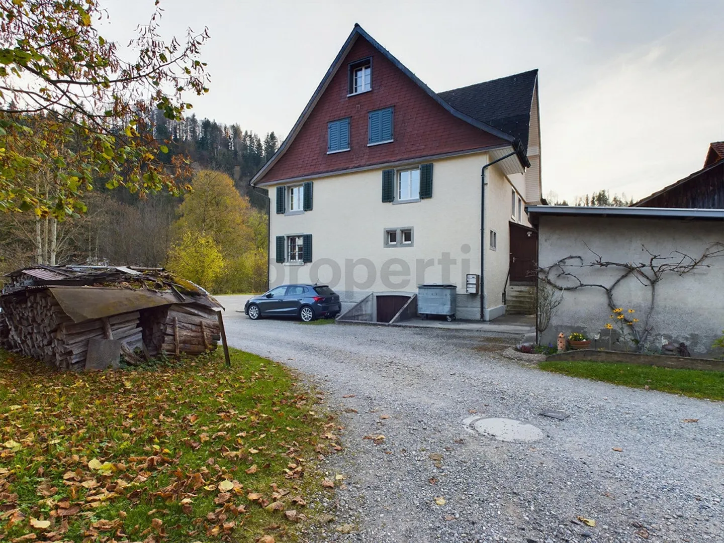 Charming 4.5-room apartment with ideal location in the center in Steg - Photo 13 of 14