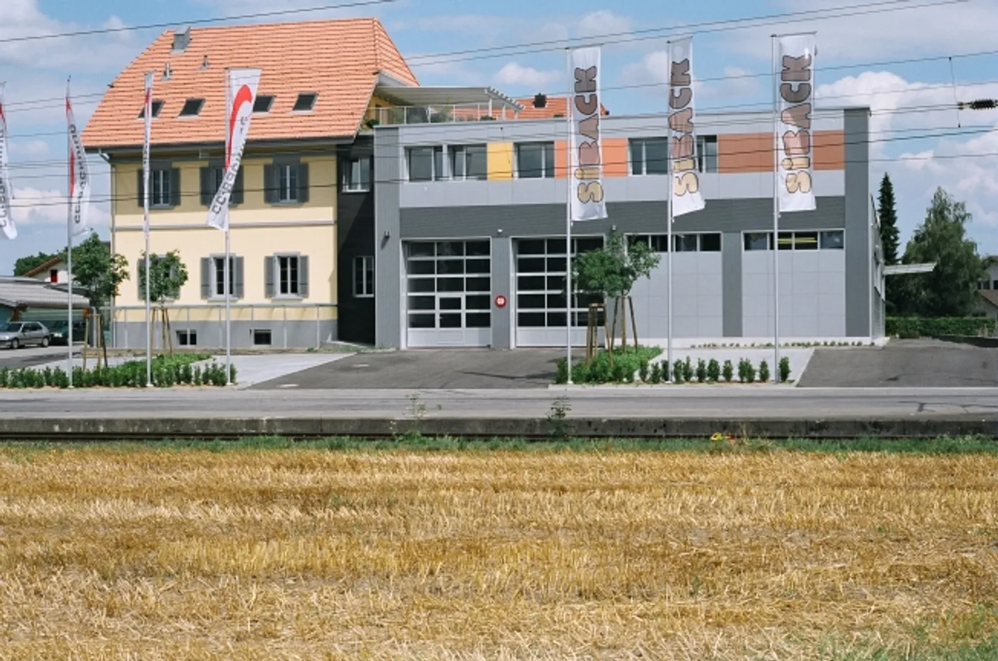 Mischgenutztes Gebäude mieten - Foto 1 von 9