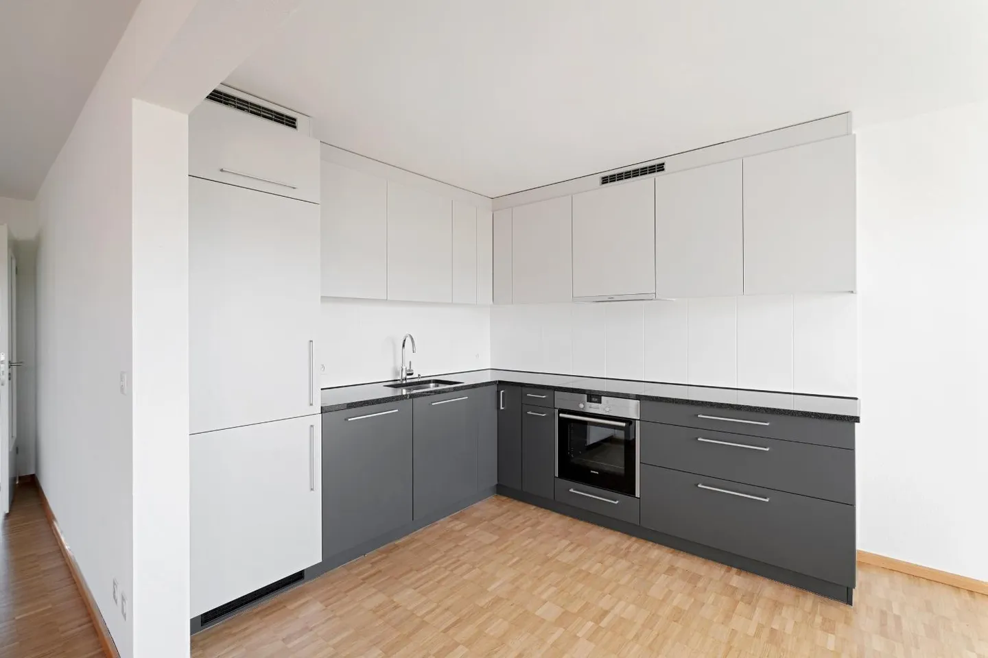 Helle 3.5-Zimmer Wohnung in Aesch - Foto 2 von 5