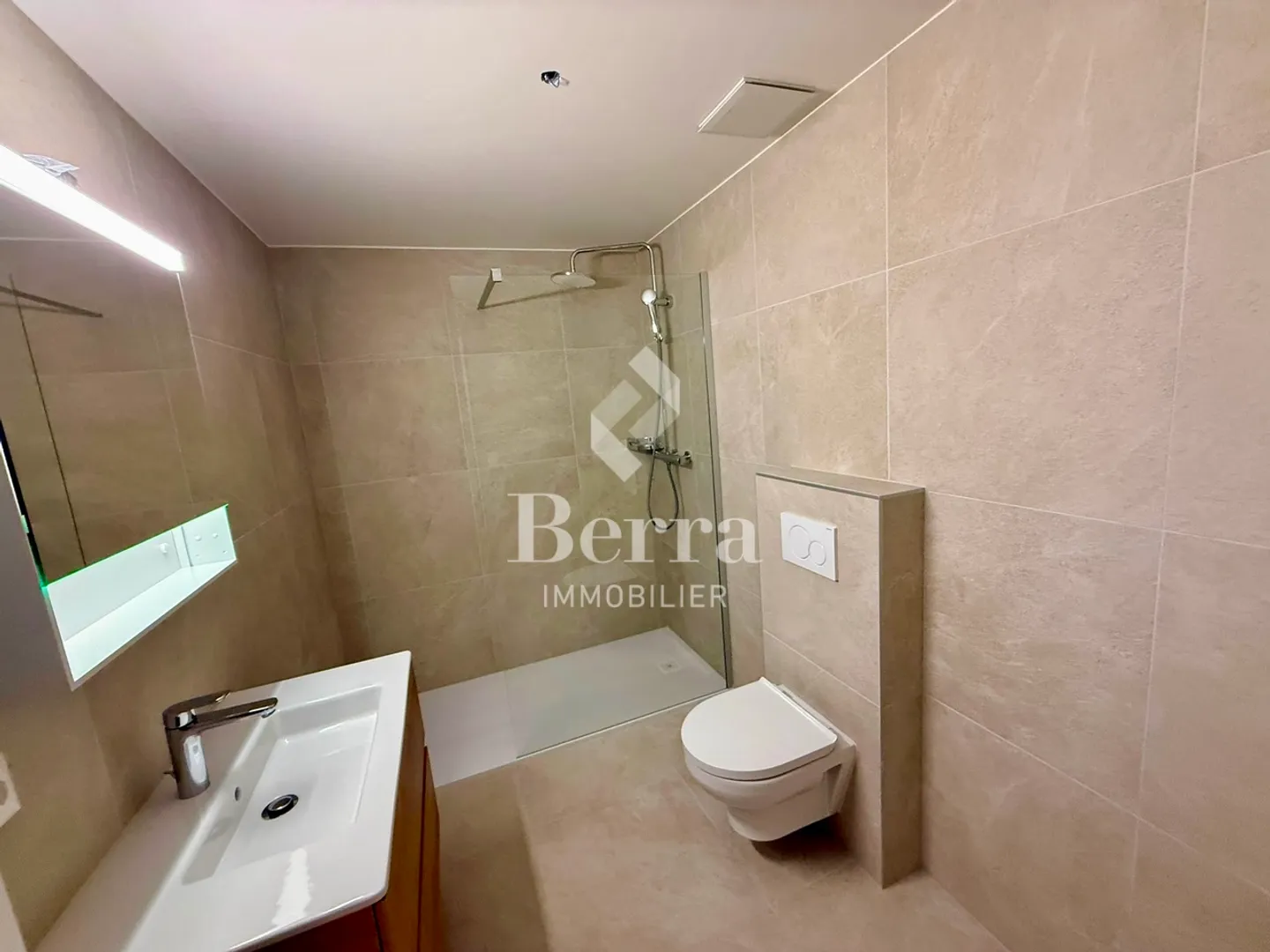 Magnificent 4.5-room triplex! - Photo 2 of 19