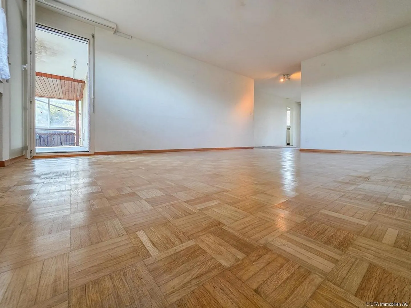 La tua casa soleggiata - due balconi + tanto spazio per le tue idee - Foto 3 di 13