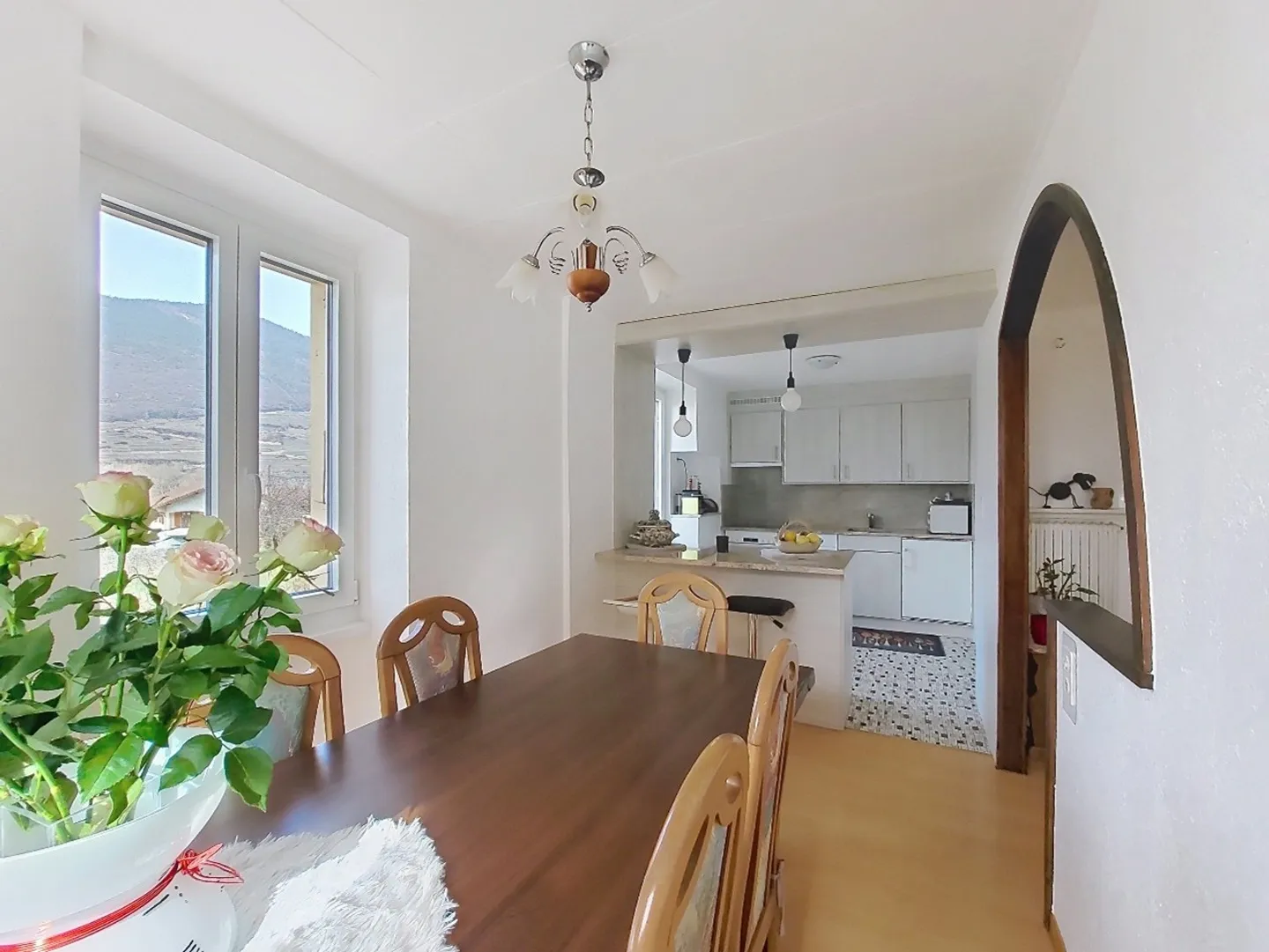 Pramagnon, maison familiale avec 230m2, pelouse et places de parking extérieures - Photo 4 sur 29