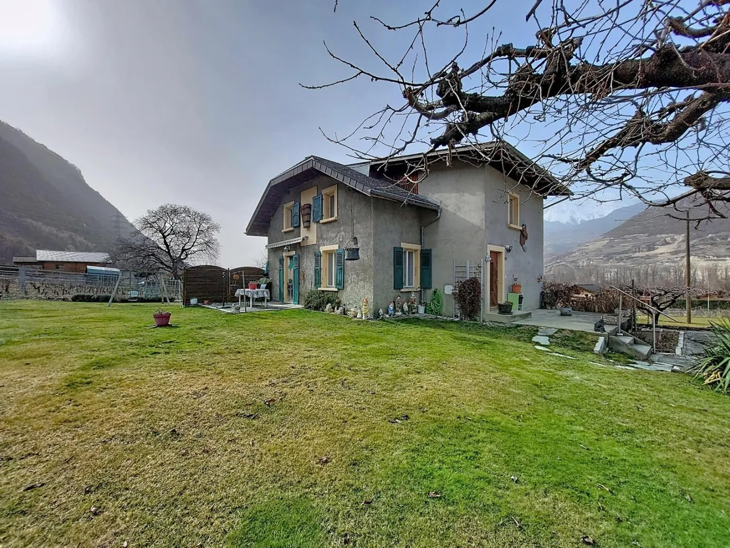 Pramagnon, maison familiale avec 230m2, pelouse et places de parking extérieures - Photo 1 sur 29