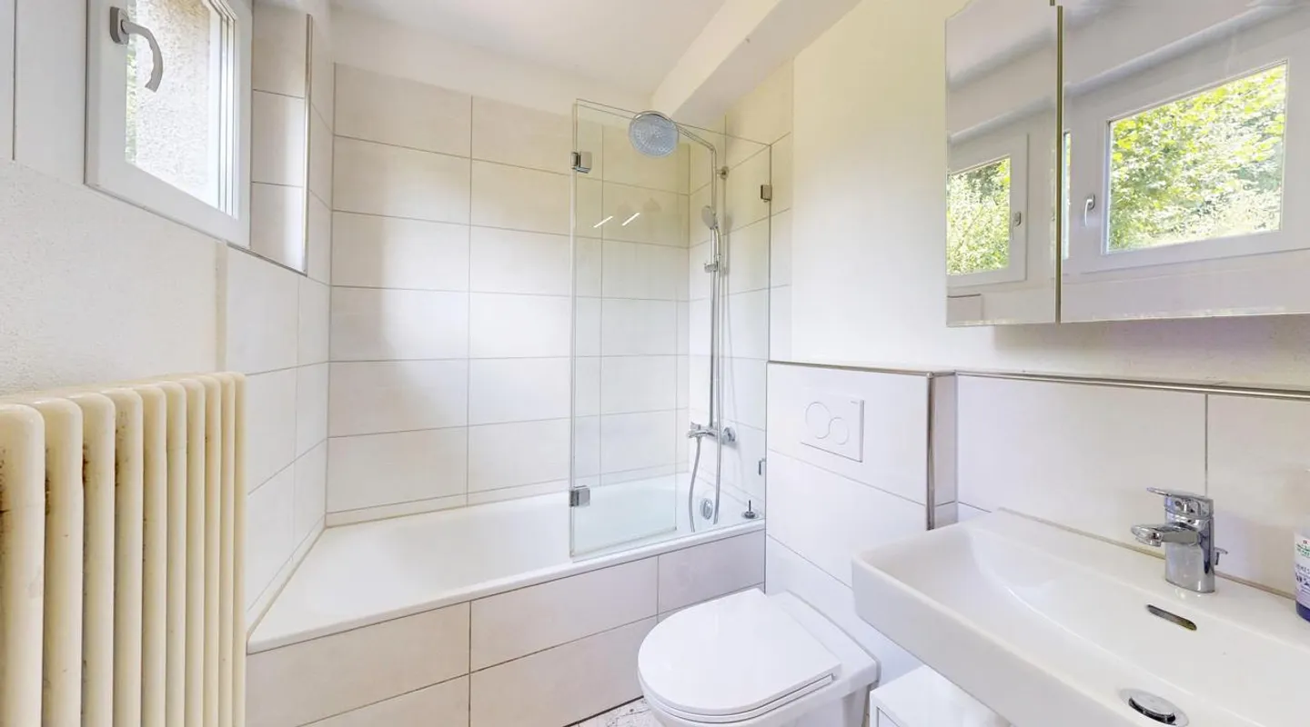 Ampia casa unifamiliare di 7 stanze con potenziale versatile - Foto 6 di 19