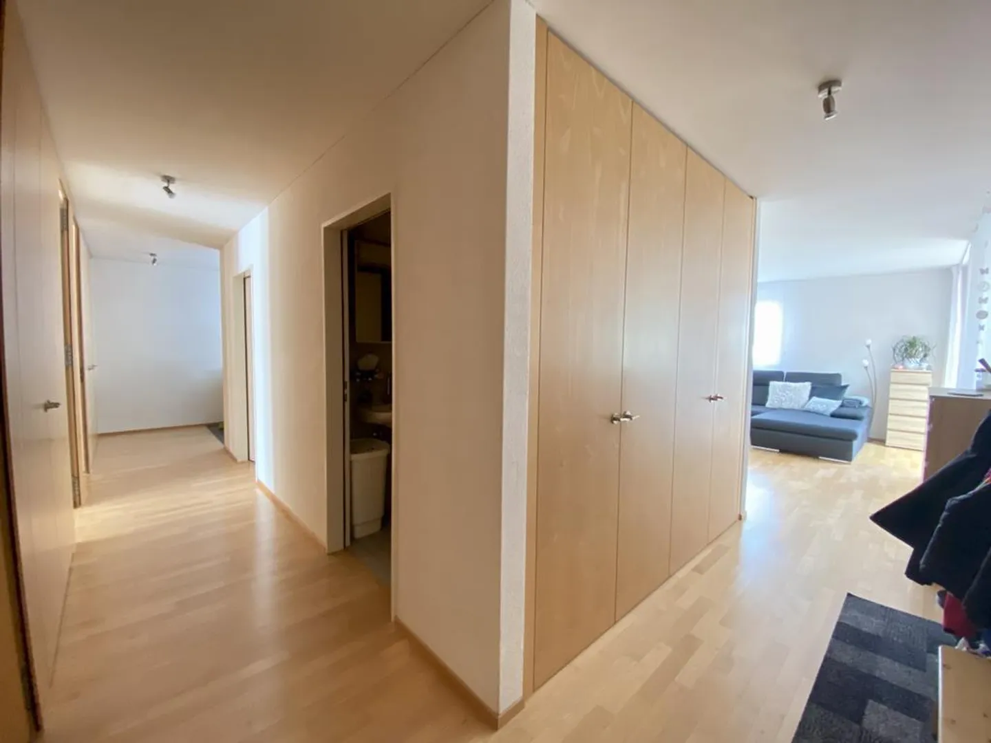 Charmante 4.5 Zimmer Wohnung - Foto 3 von 9