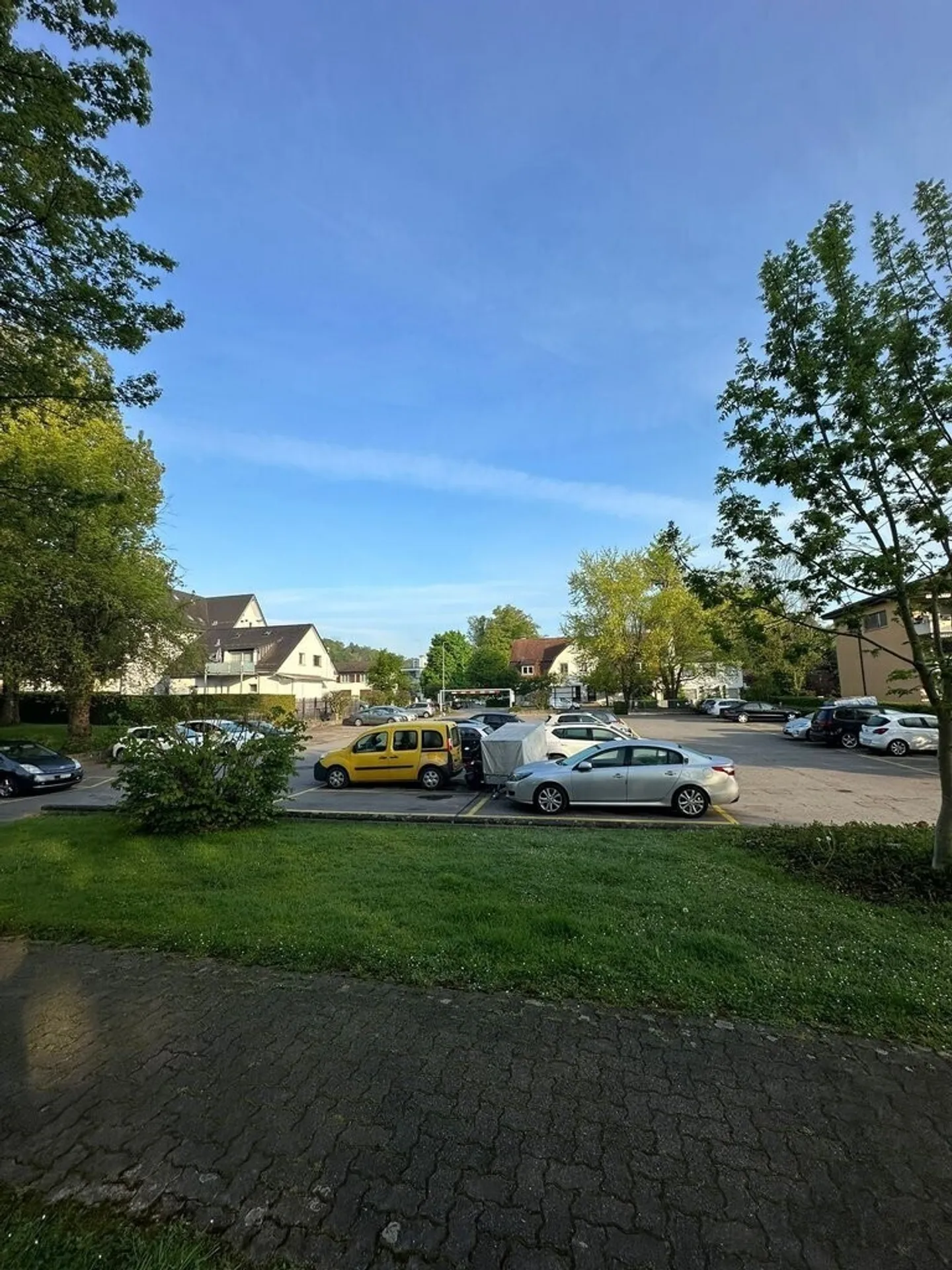 Garage parking spaces and outdoor parking spaces for rent in Oberglatt - Photo 1 of 1
