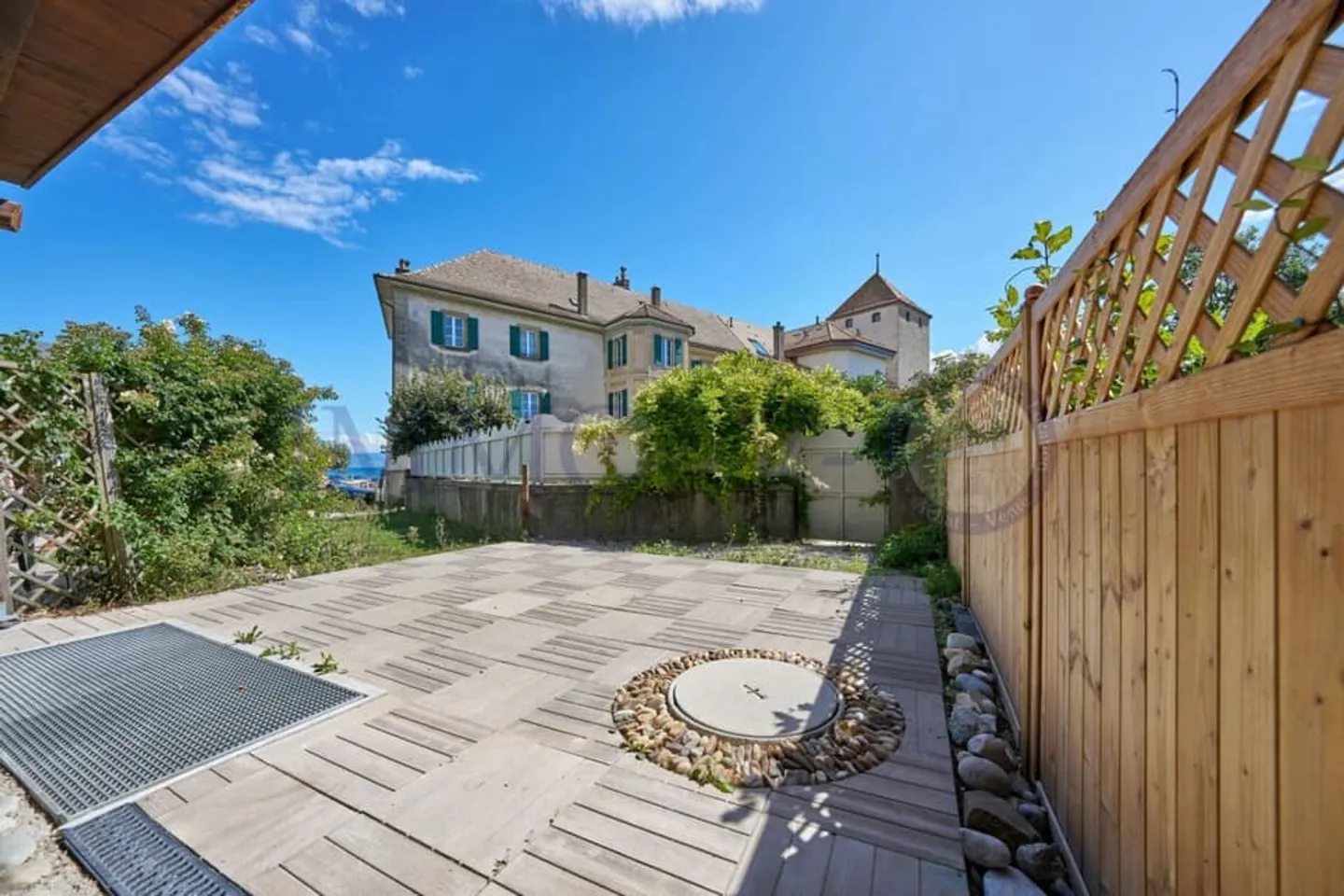 GERÄUMIGES DORFHAUS MIT BALKON UND TERRASSE 30 METER VOM SEE ENTFERNT - Foto 13 von 13