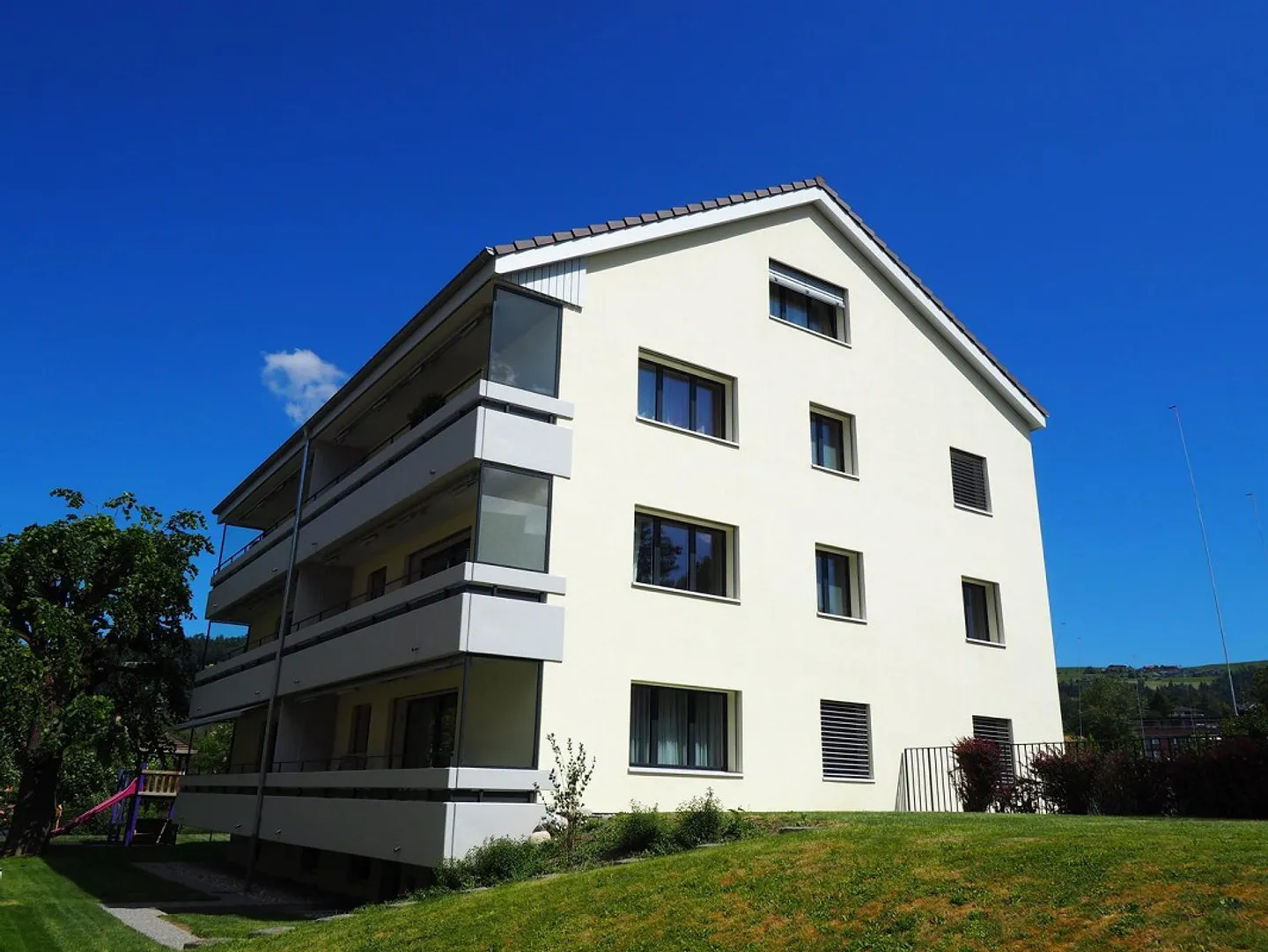 Appartamento luminoso e moderno con 3 camere e ampio soggiorno/sala da pranzo in ... - Foto 1 di 6