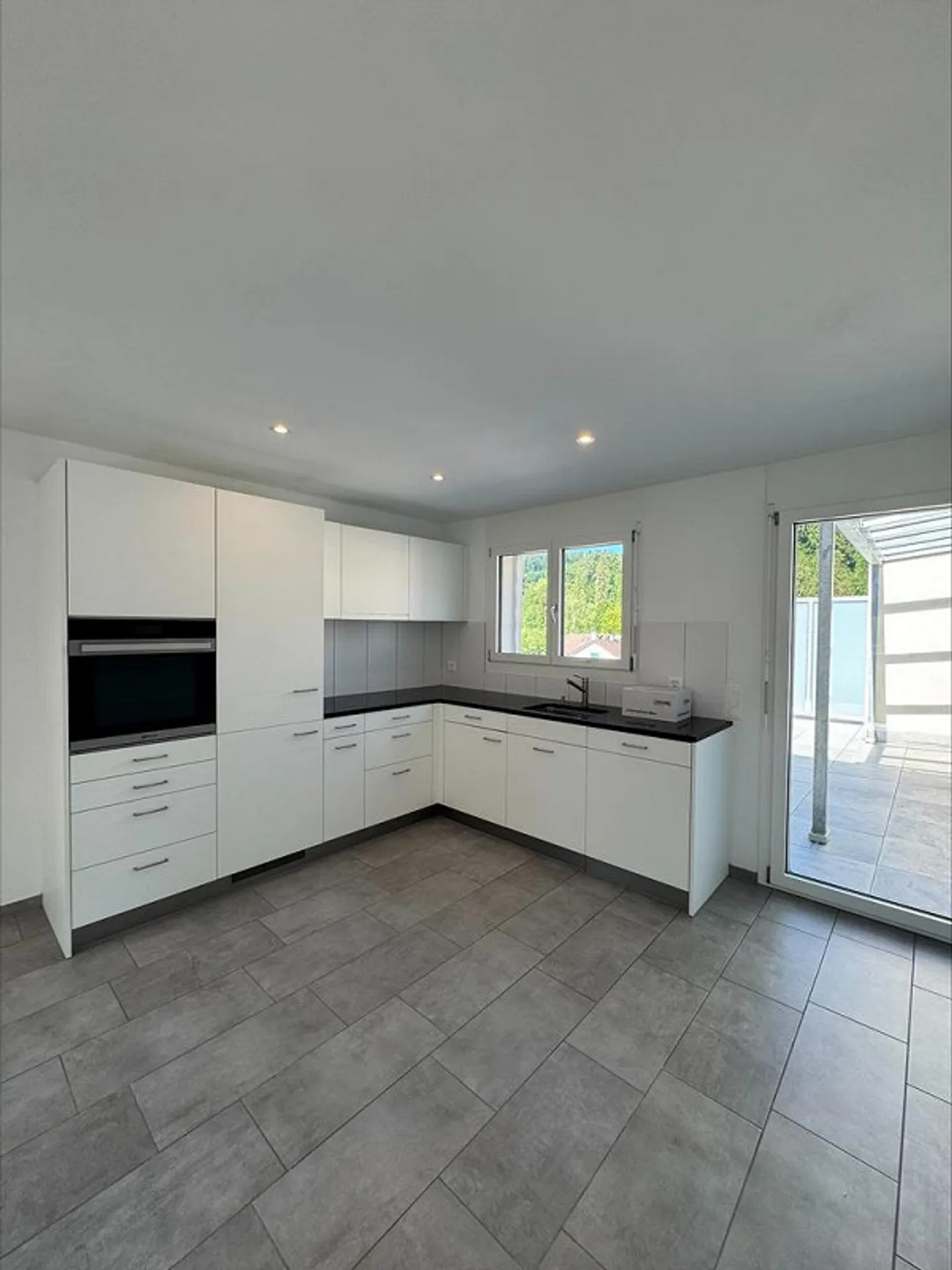 Moderne Wohnung mit Dachterrassen - Foto 2 von 9