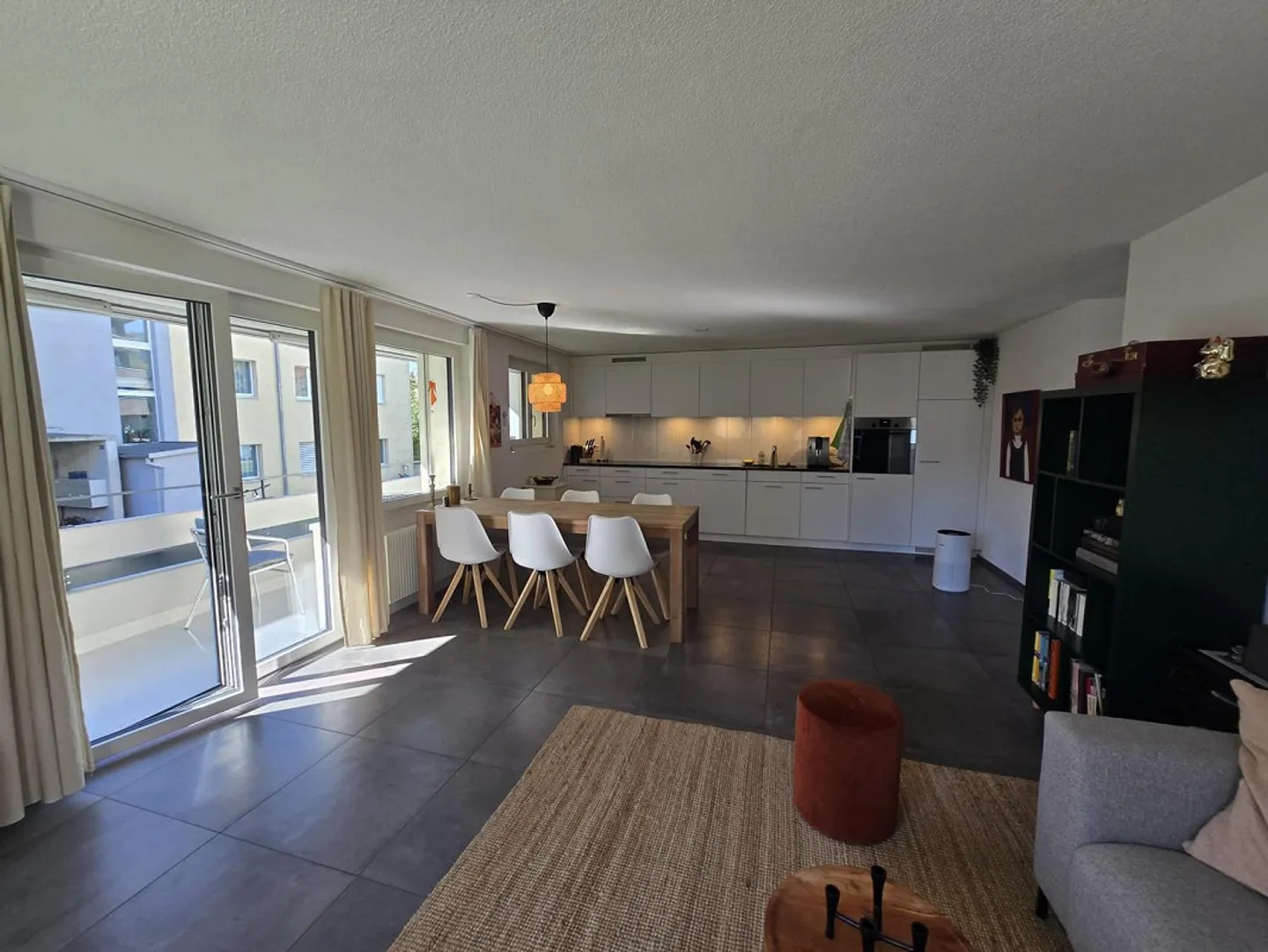 Appartamento luminoso e moderno con 3 camere e ampio soggiorno/sala da pranzo in ... - Foto 4 di 6