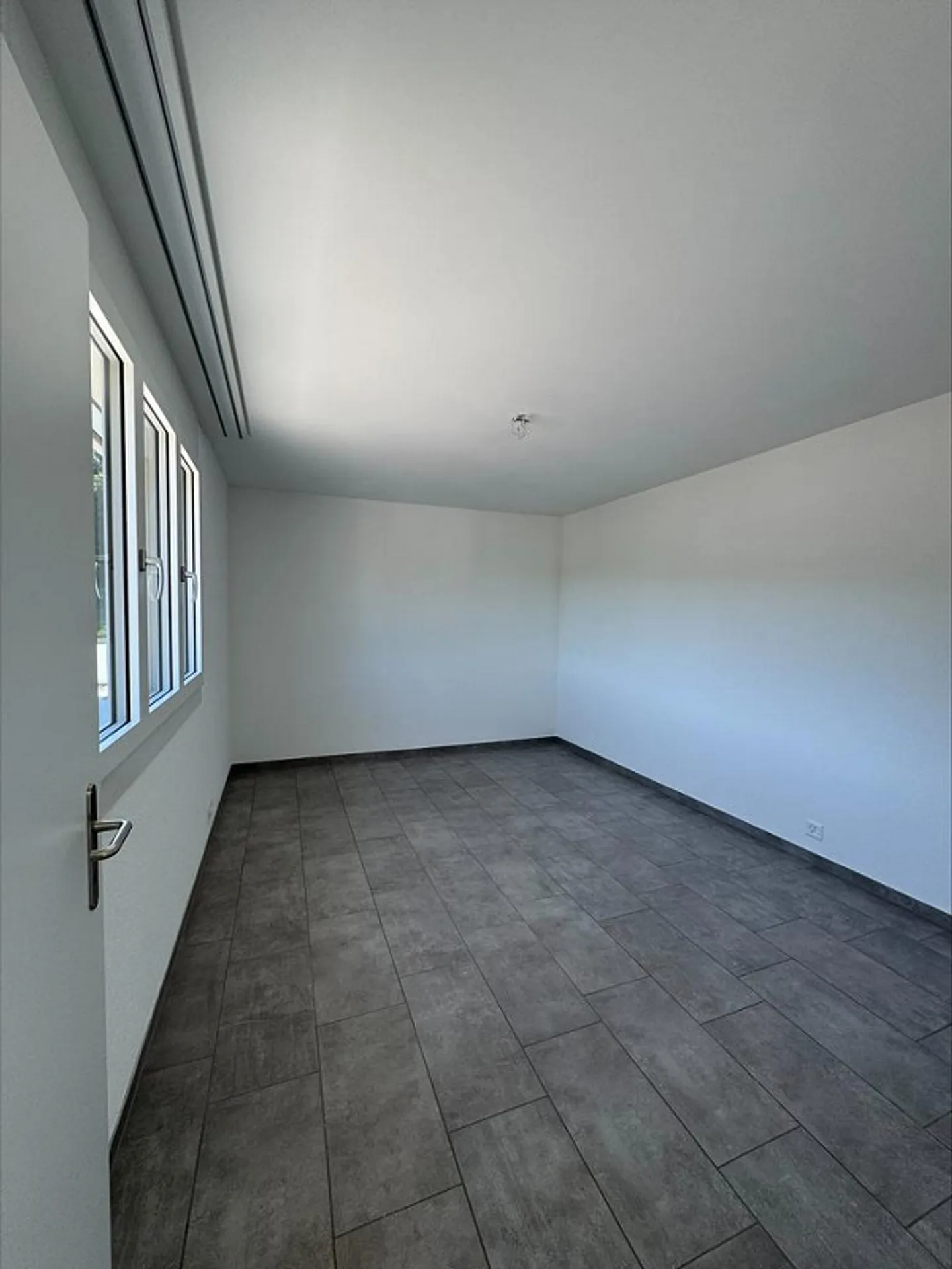 Moderne Wohnung mit Dachterrassen - Foto 4 von 9