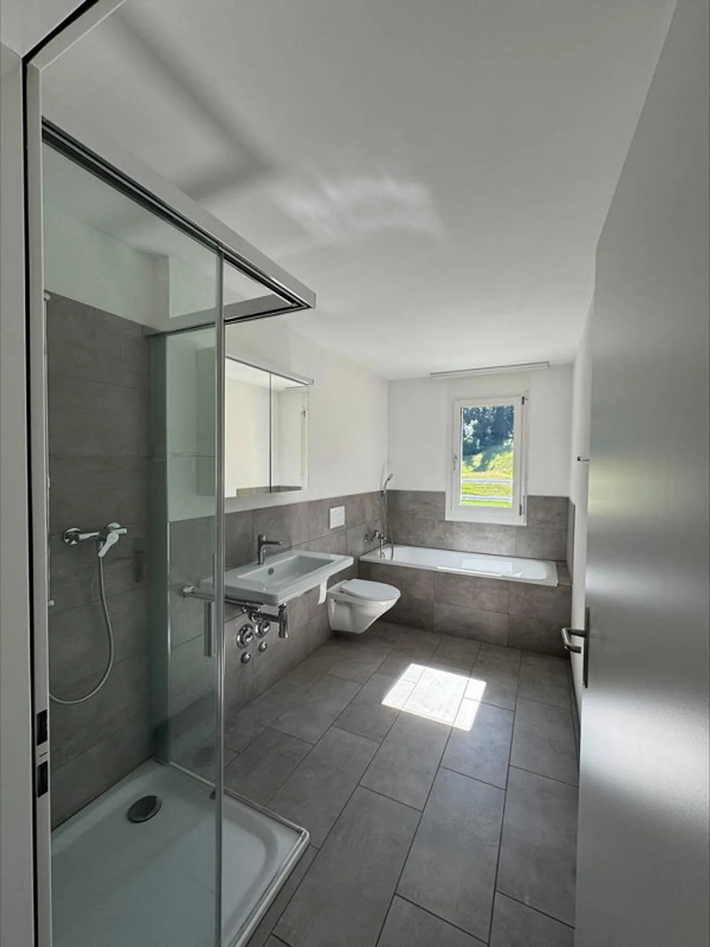 Moderne Wohnung mit Dachterrassen - Foto 5 von 9