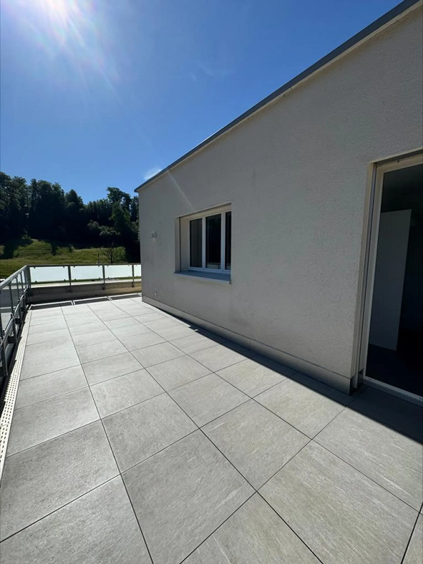 Moderne Wohnung mit Dachterrassen - Foto 8 von 9
