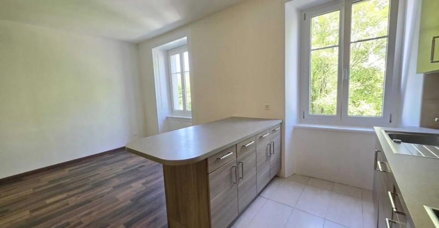 Appartement Charmant à Louer - Photo 2 sur 9