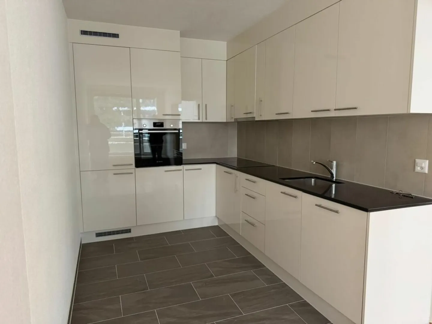 Appartement spacieux 3.5 pièces - Photo 1 sur 8