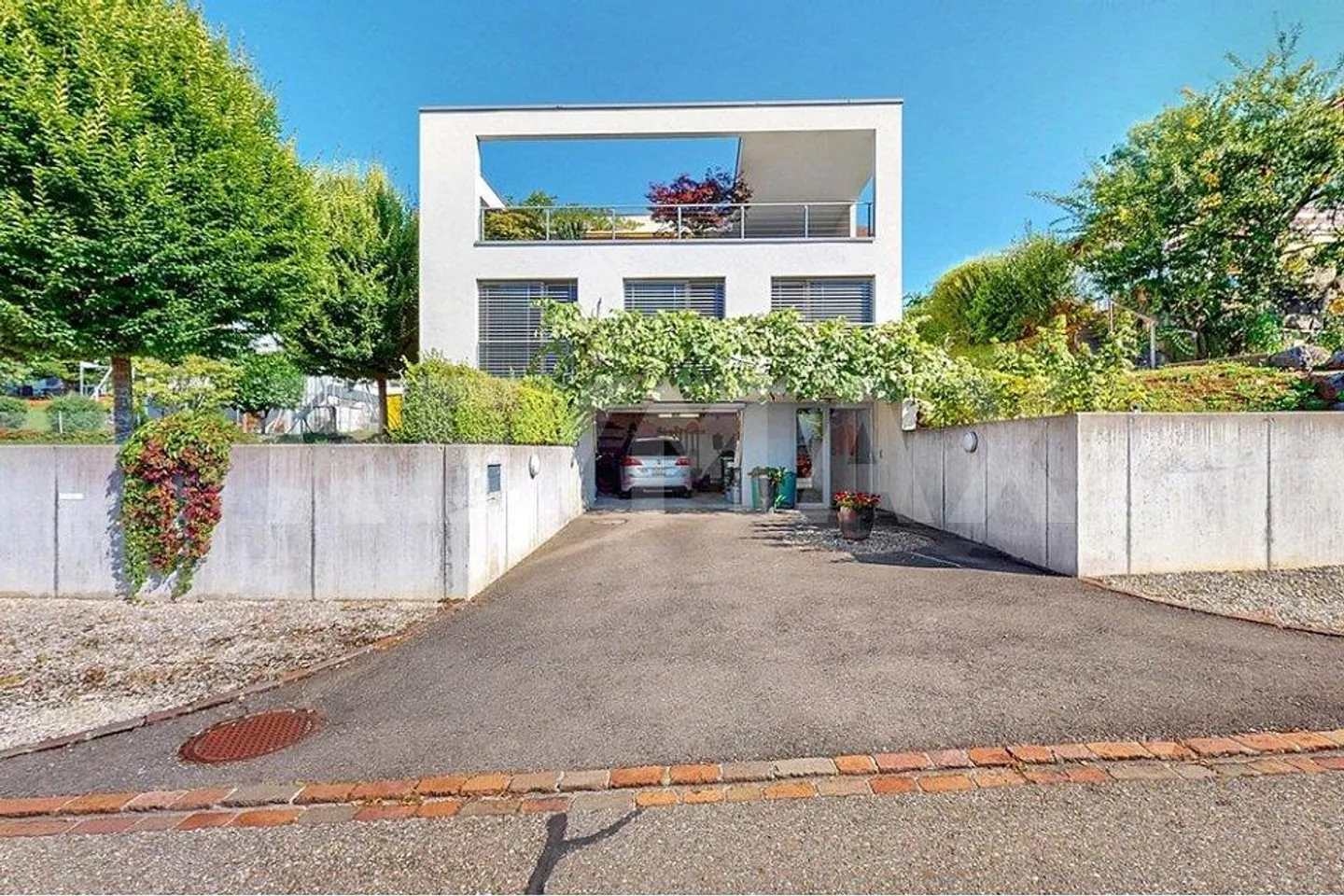 Casa unifamiliare 5.5 locali, WF 177 m², GF 621 m², BJ 2001, Terrazza 73 m², 4 locali, 1 garage... - Foto 4 di 13