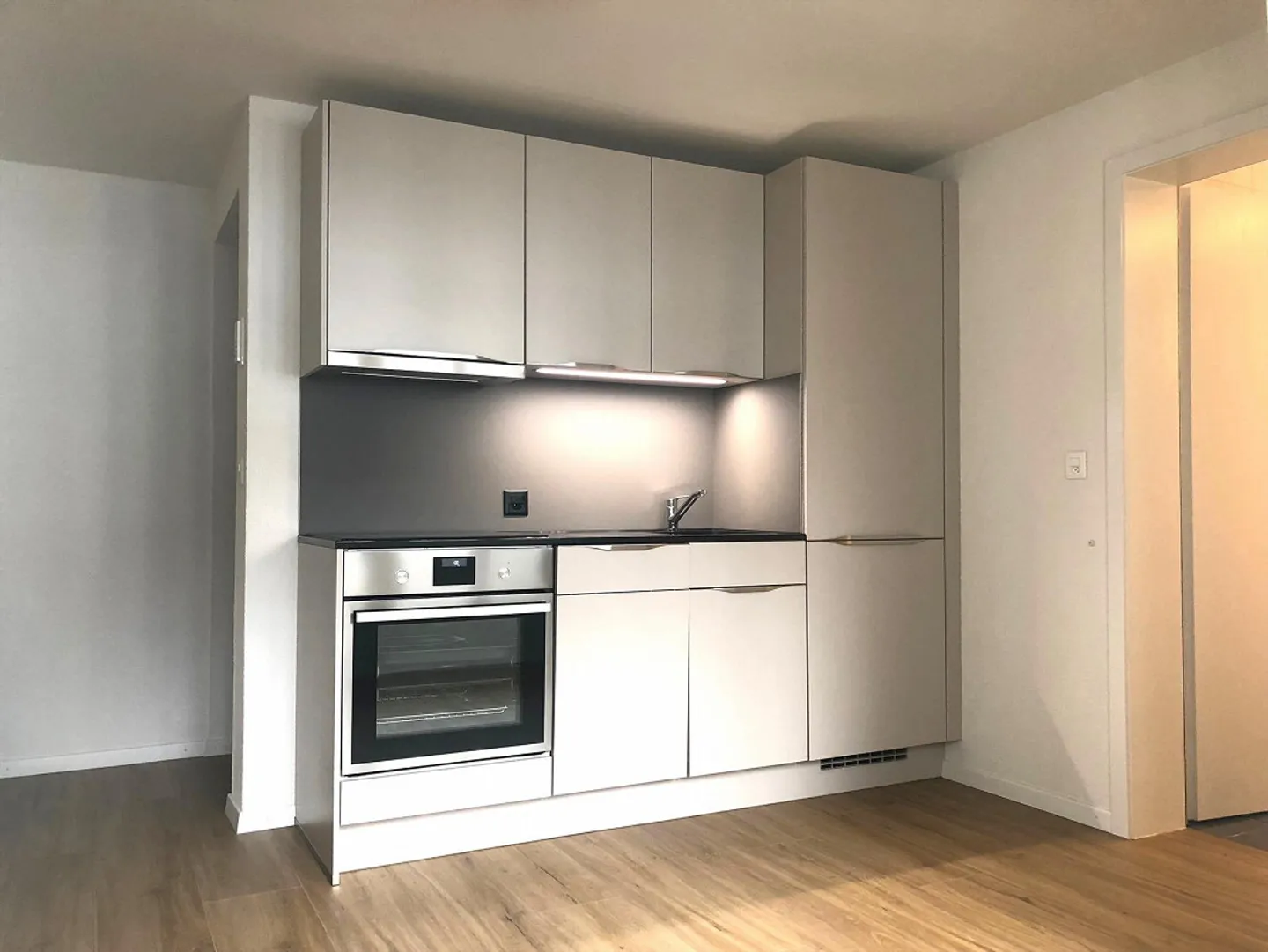 Charming apartment in the center of Brunnen - Photo 1 of 5