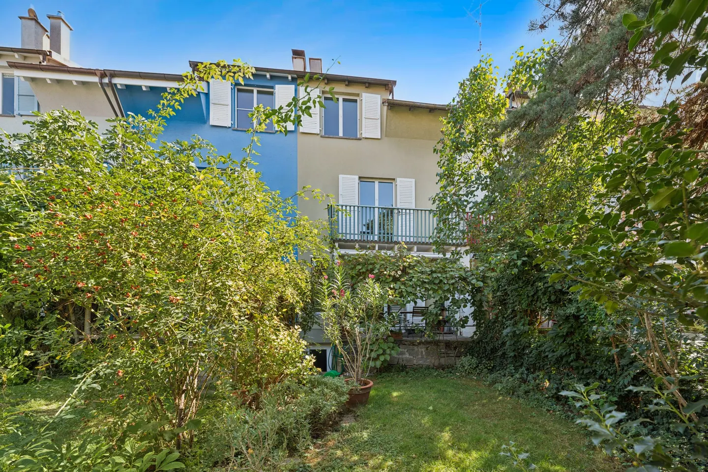 Casa a schiera affascinante con giardino - Foto 1 di 7