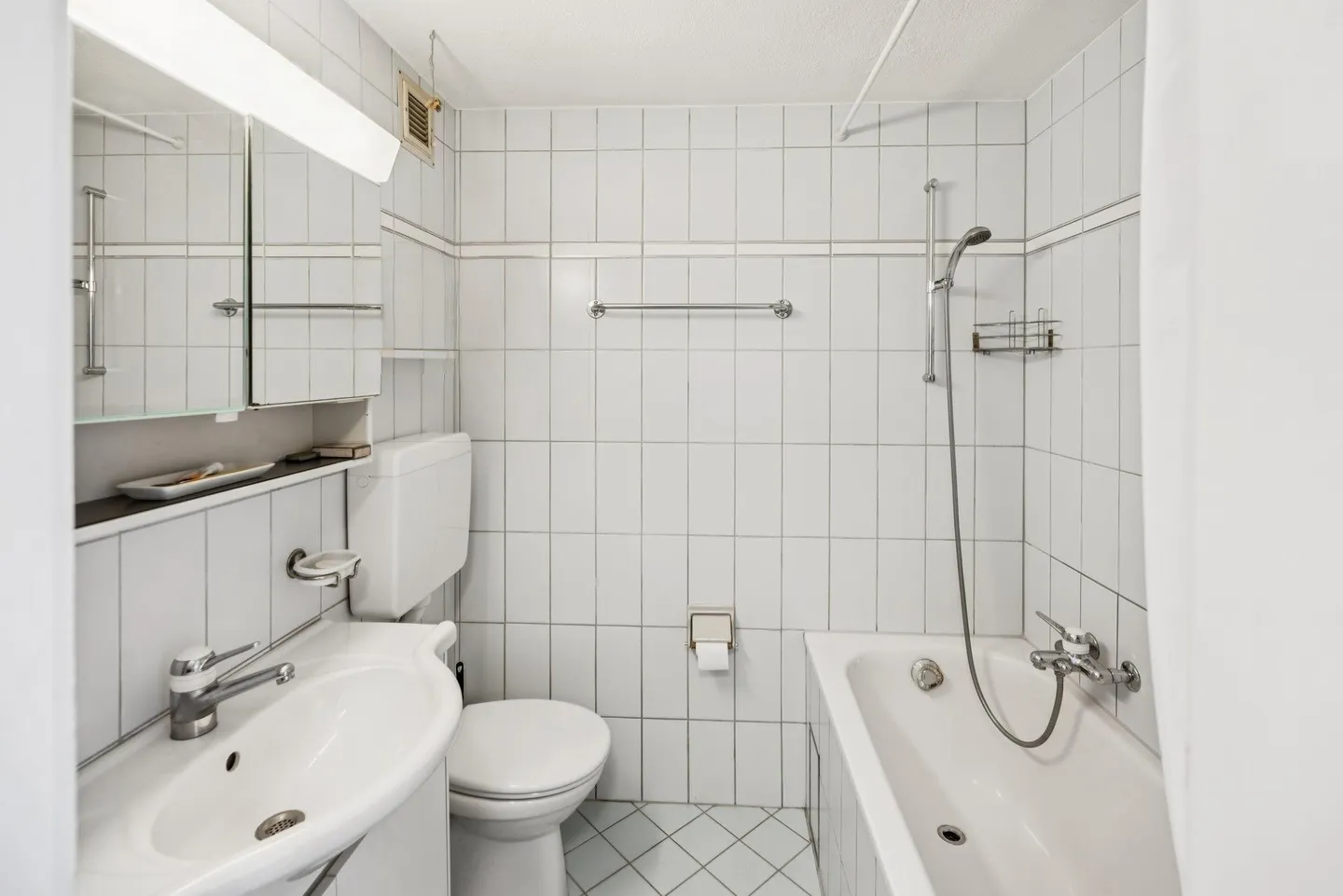 Casa a schiera affascinante con giardino - Foto 5 di 7