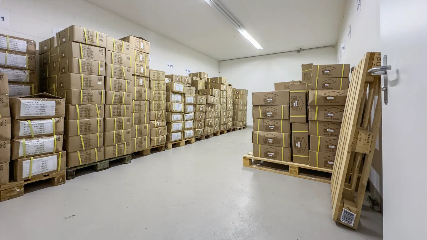 Bureau pour une utilisation polyvalente ! - Photo 6 sur 7