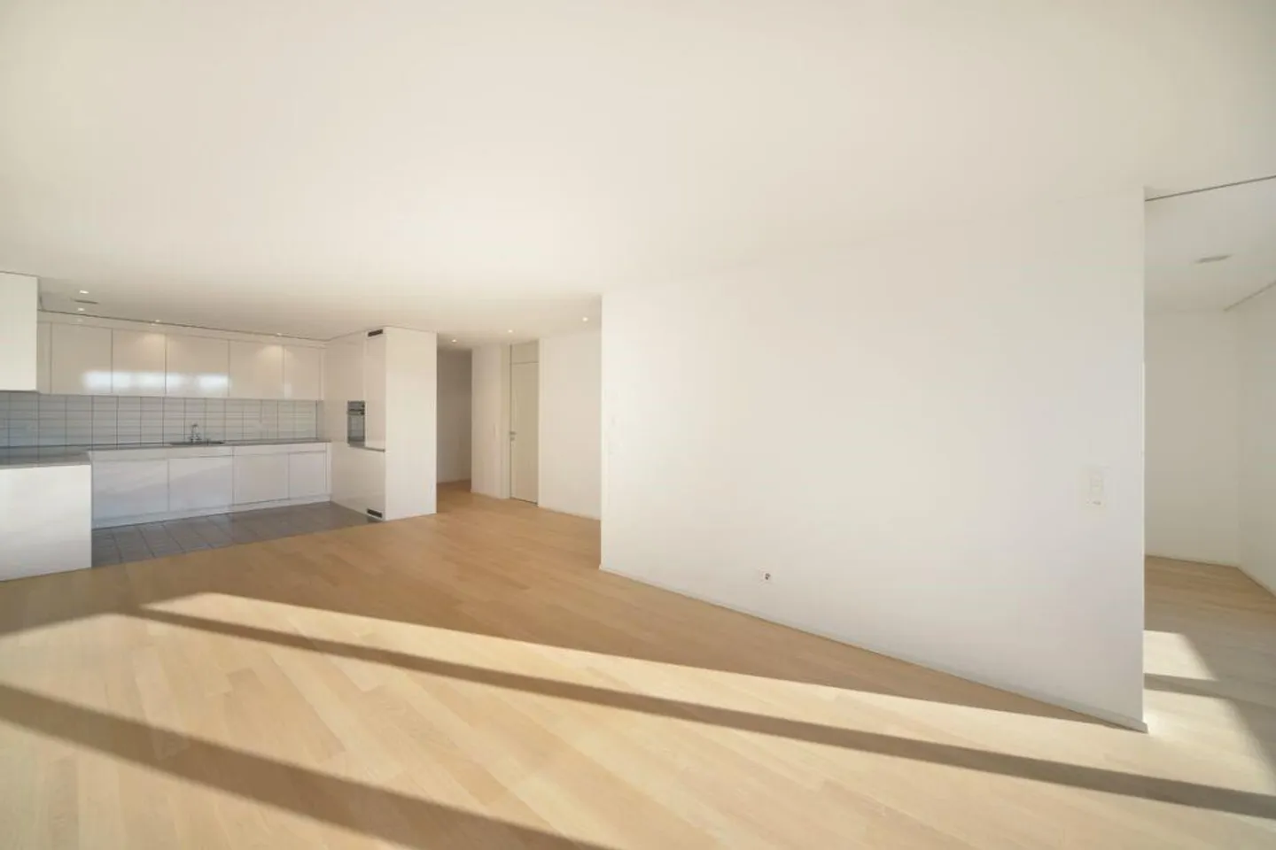 Appartamento luminoso appena ristrutturato con ampia terrazza - Foto 1 di 6