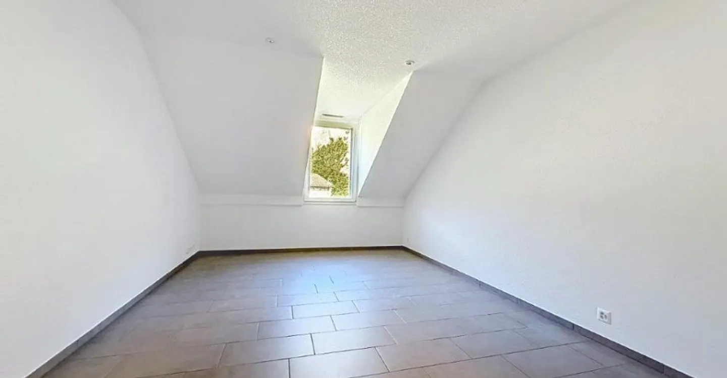 Appartement de 2.5 pièces disponible dans la commune de Chessel - Foto 3 von 8